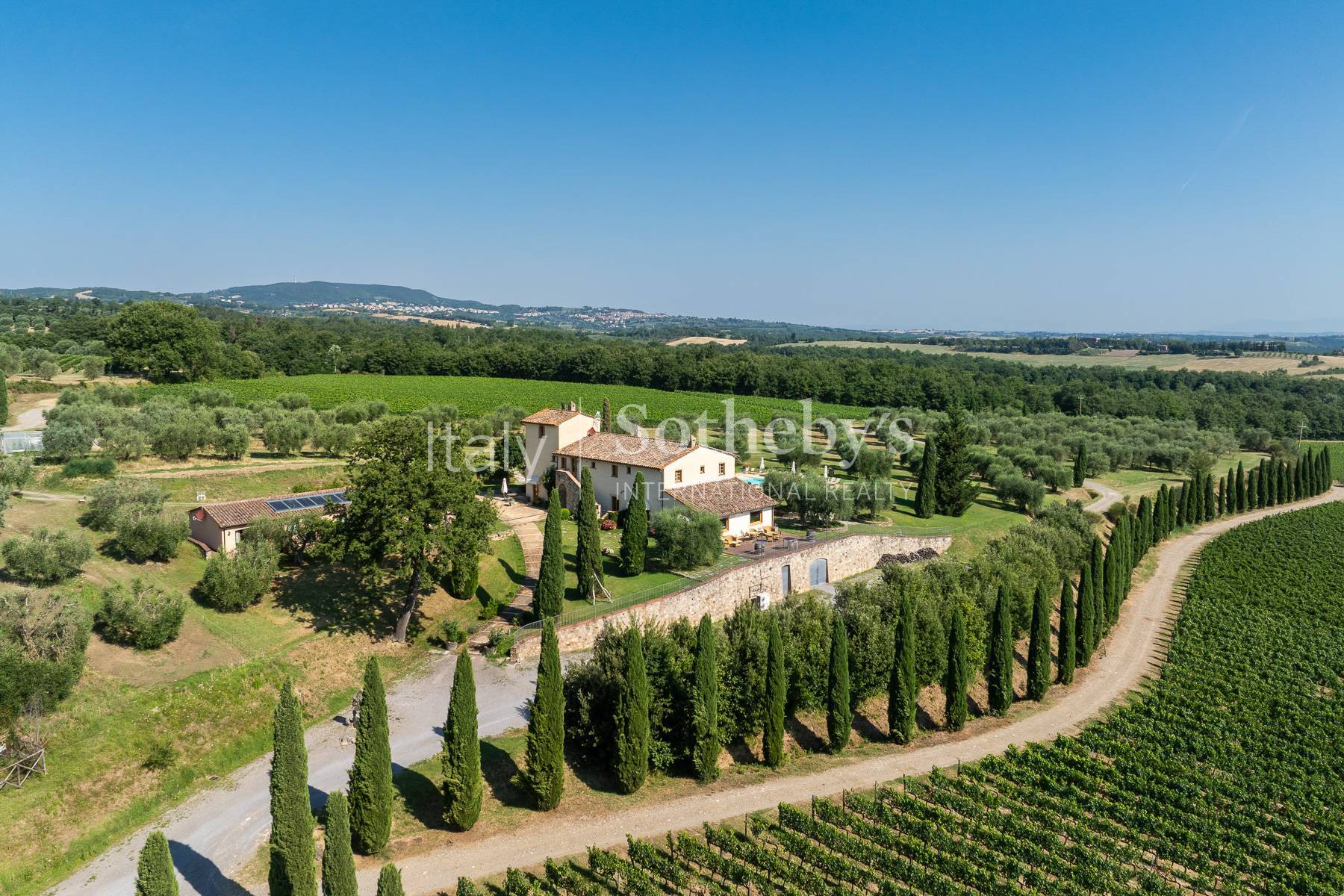  Luxury Wine Estate with Winery & Resort in Tuscany - 物件實景