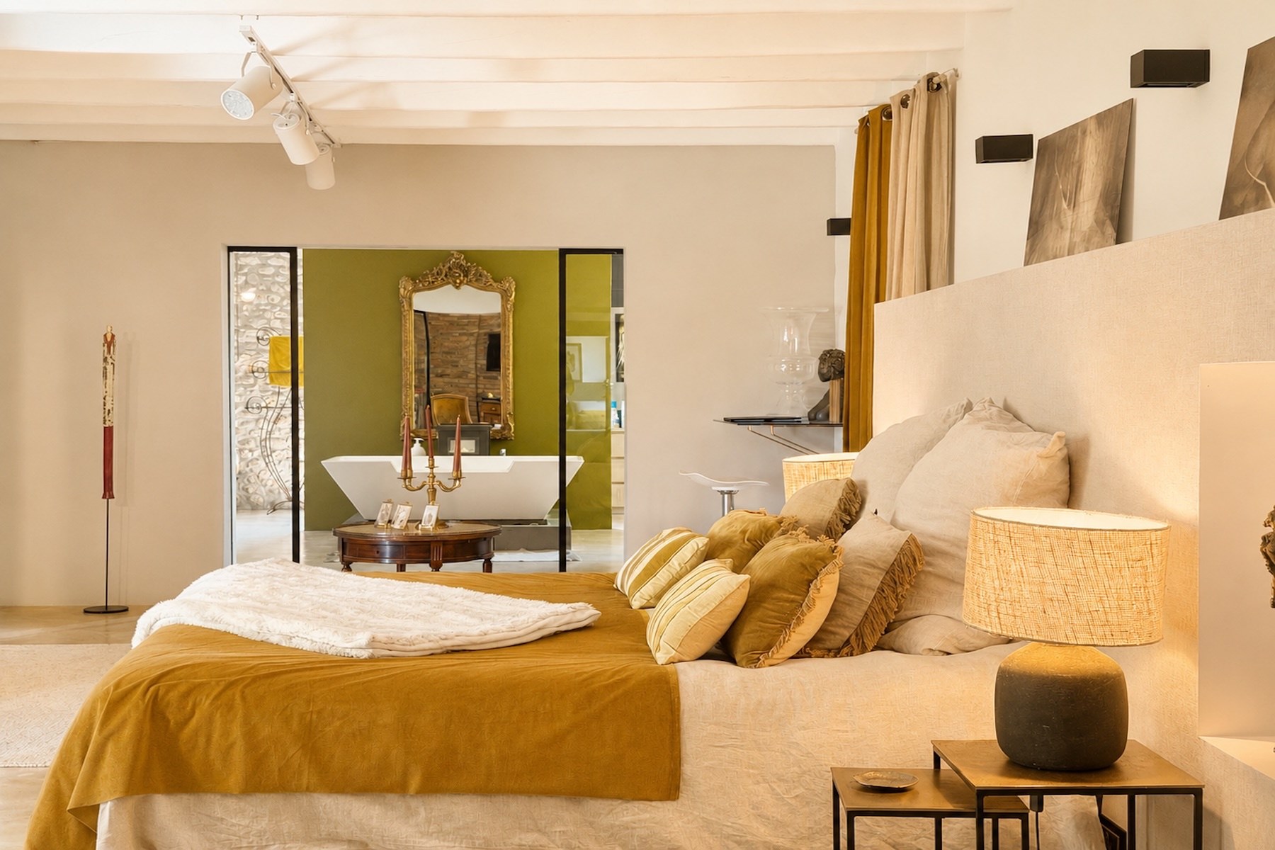  Exceptional Provençal Mas on 4.4 Hectares – Monumental Courtyard, Swimming Pool… - 物件實景