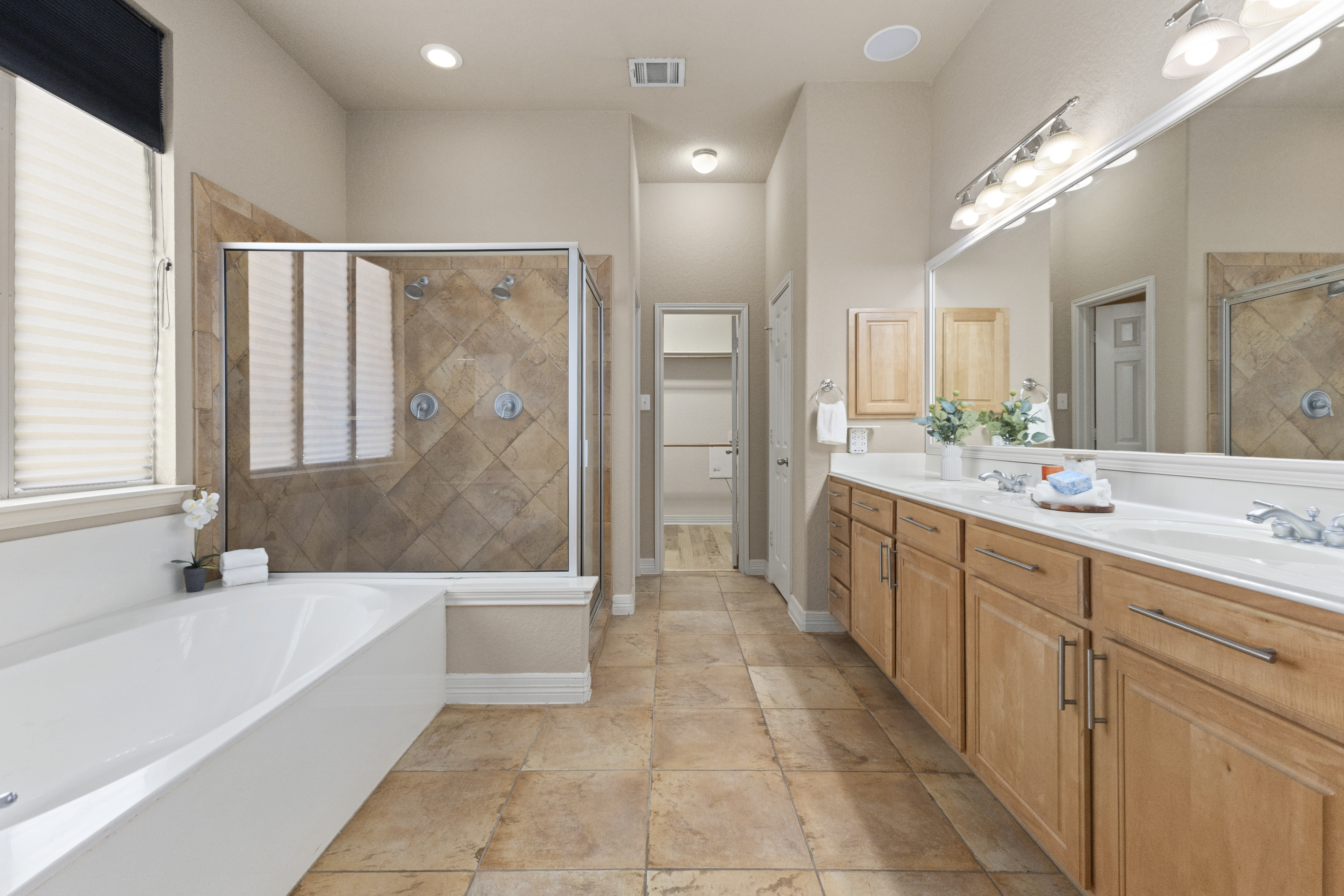  Energy Efficient Stone Oak Living in Gated Mesa Grande - 物件實景