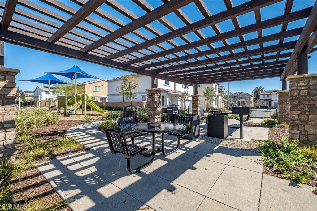 Moreno Valley, California, 92553, United States, 3 Bedrooms Bedrooms, ,2 BathroomsBathrooms,Residential,For Sale,2042349