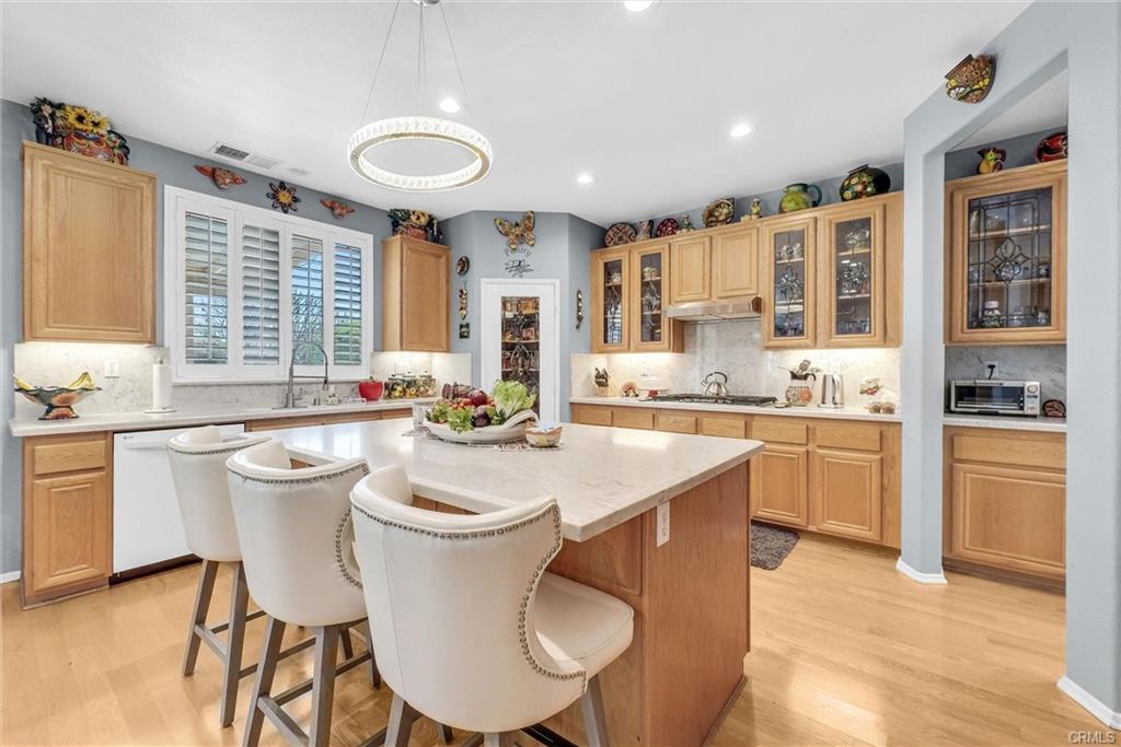 Eastvale, California, 91752, United States, 5 Bedrooms Bedrooms, ,4 BathroomsBathrooms,Residential,For Sale,1825182
