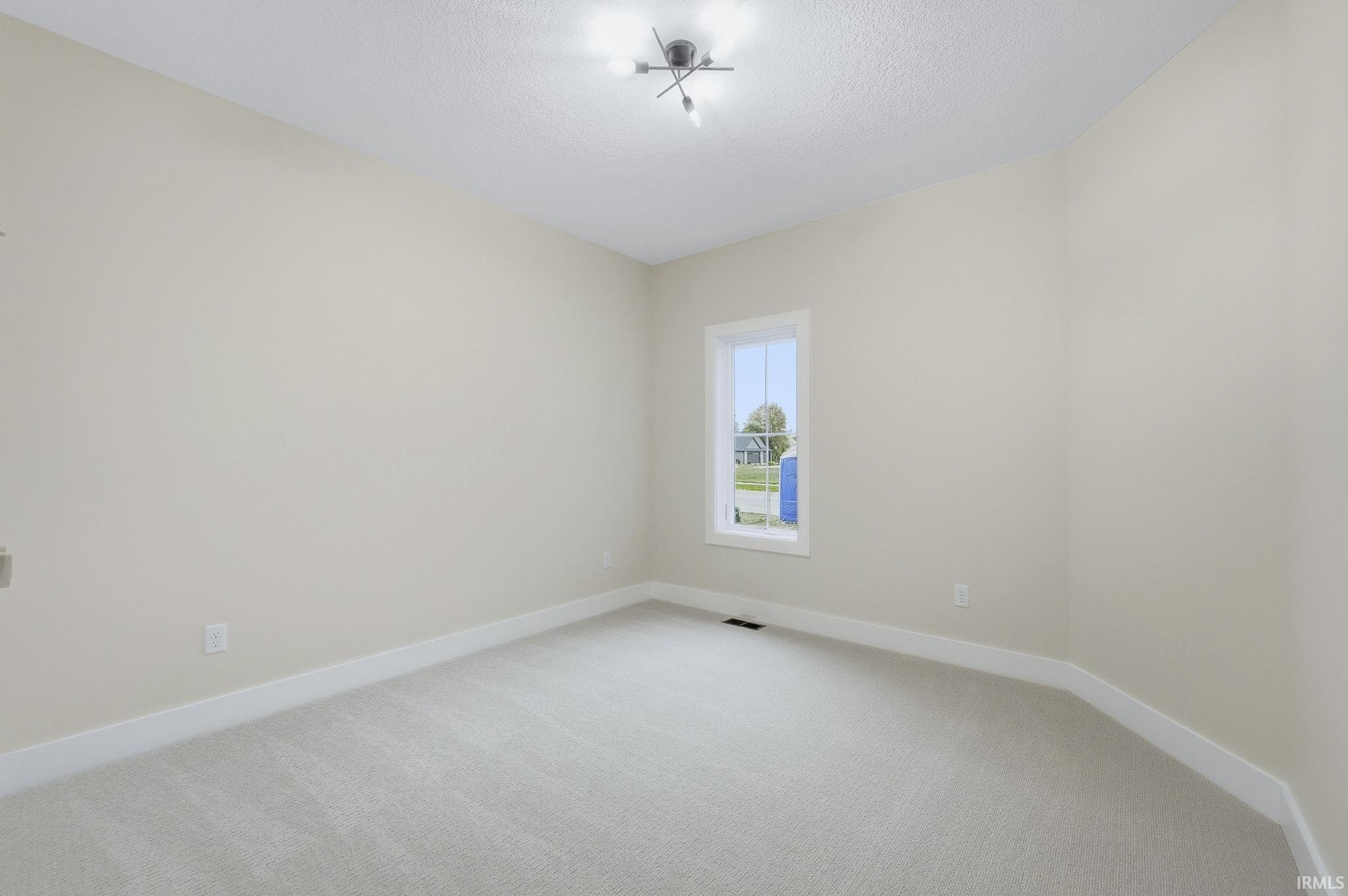 Fort Wayne, Indiana, 46835, United States, 3 Bedrooms Bedrooms, ,2 BathroomsBathrooms,Residential,For Sale,1980547