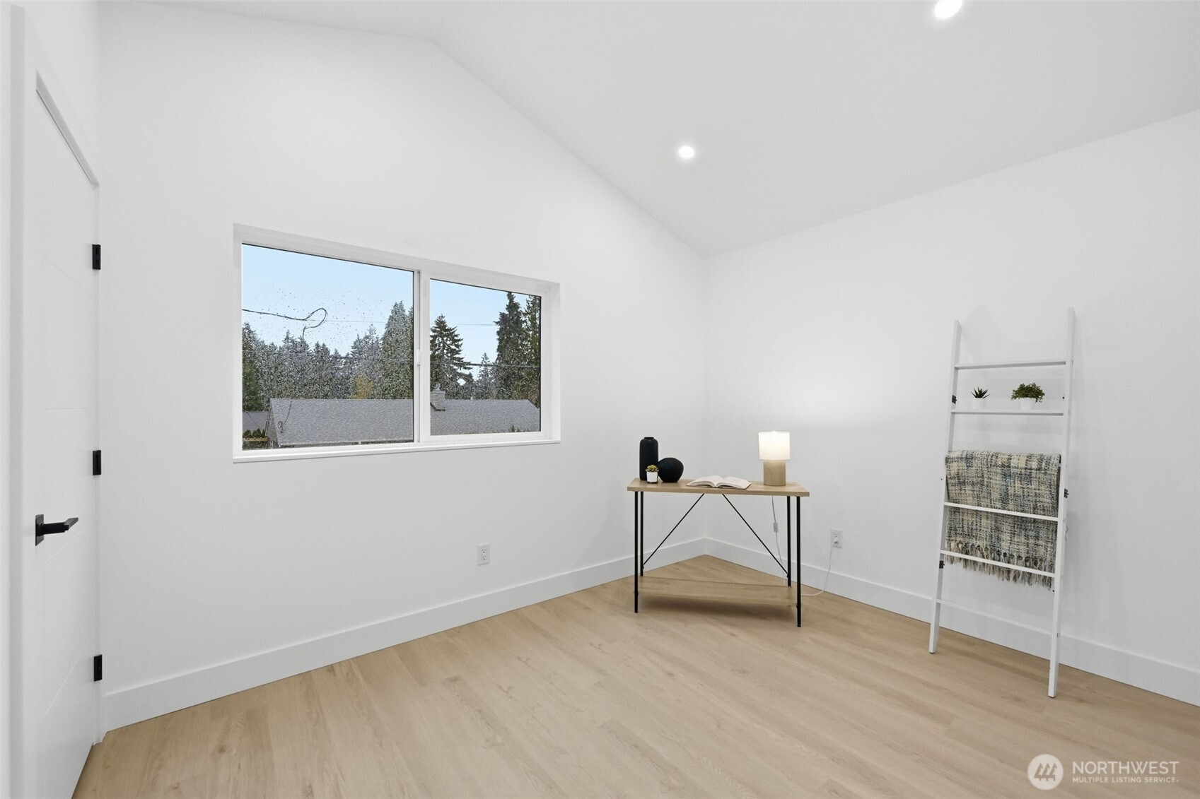 Seattle, Washington, 98133, United States, 3 Bedrooms Bedrooms, ,2 BathroomsBathrooms,Residential,For Sale,1992896