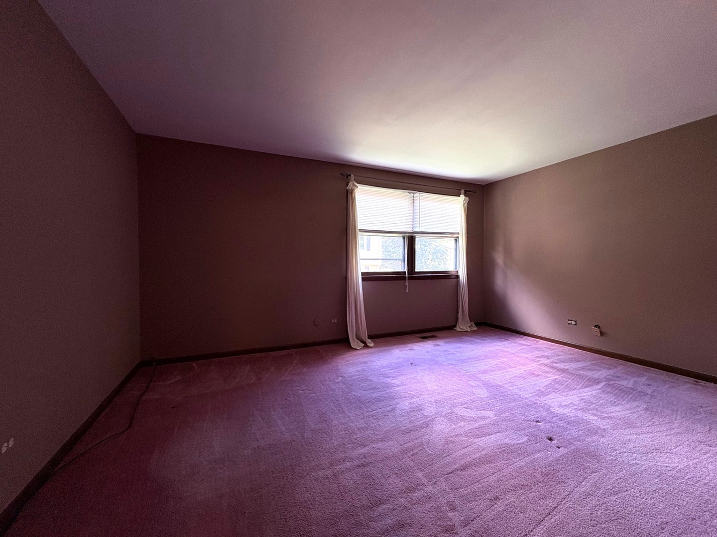 Naperville, Illinois, 60563, United States, 4 Bedrooms Bedrooms, ,3 BathroomsBathrooms,Residential,For Sale,1961191