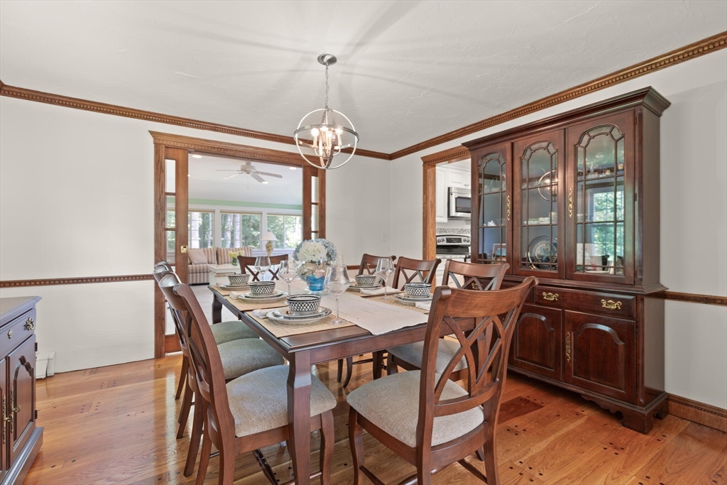 Easton, Massachusetts, 02356, United States, 4 Bedrooms Bedrooms, ,2 BathroomsBathrooms,Residential,For Sale,1896816