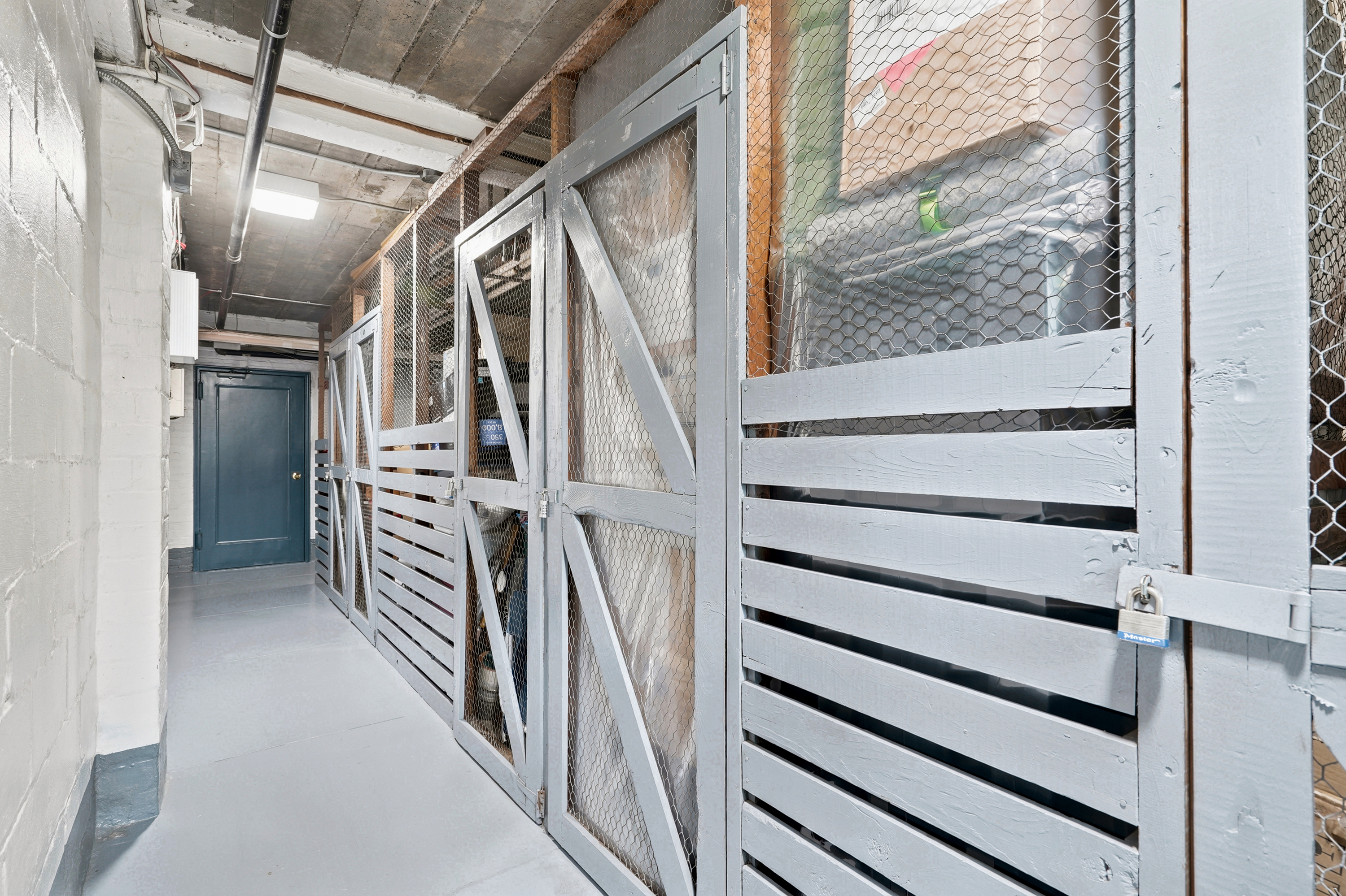  Beautifully updated first-floor studio in the gated Scarsdale Chateaux community - 物件實景