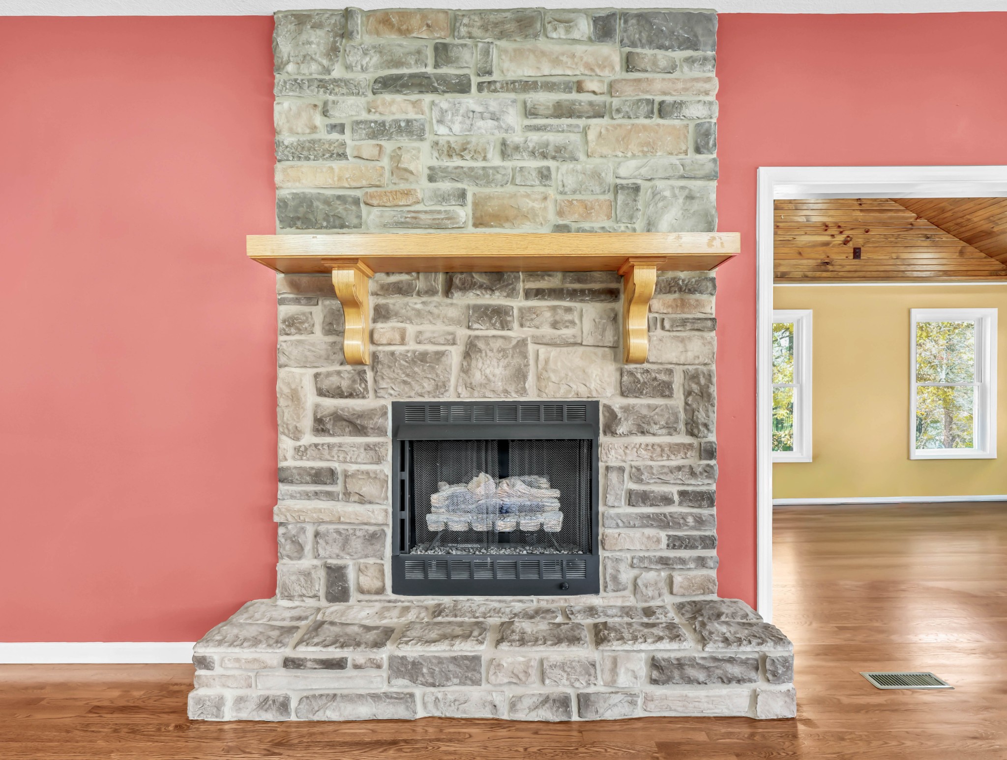 Clarksville, Tennessee, 37043, United States, 4 Bedrooms Bedrooms, ,4 BathroomsBathrooms,Residential,For Sale,1989948