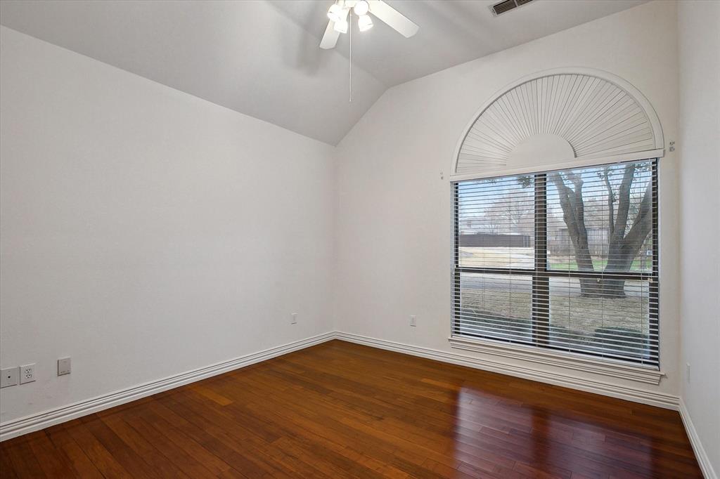 Denton, Texas, 76205, United States, 4 Bedrooms Bedrooms, ,4 BathroomsBathrooms,Residential,For Sale,1915796