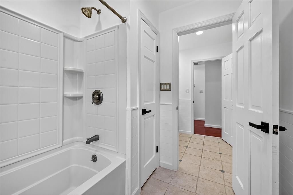 Warwick, New York, 10990, United States, 5 Bedrooms Bedrooms, ,4 BathroomsBathrooms,Residential,For Sale,1981547