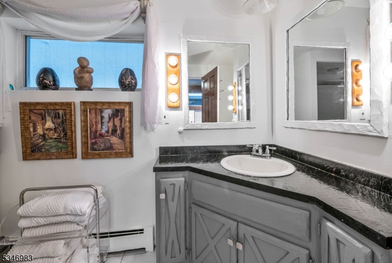 Ringwood Boro, New Jersey, 07456, United States, 4 Bedrooms Bedrooms, ,2 BathroomsBathrooms,Residential,For Sale,1794358