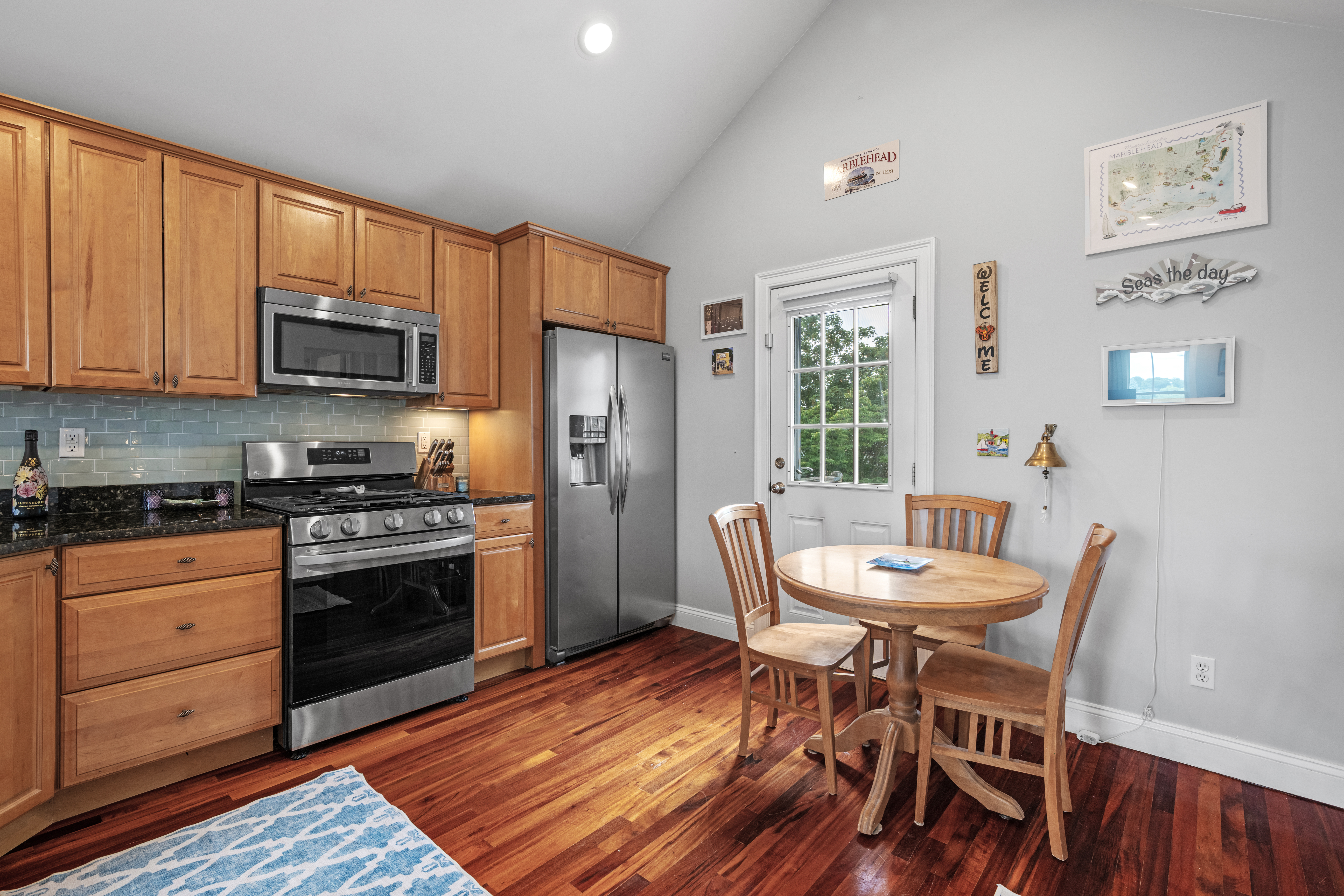  26 Village Street Unit 3, Marblehead, MA, 01945 - 物件實景