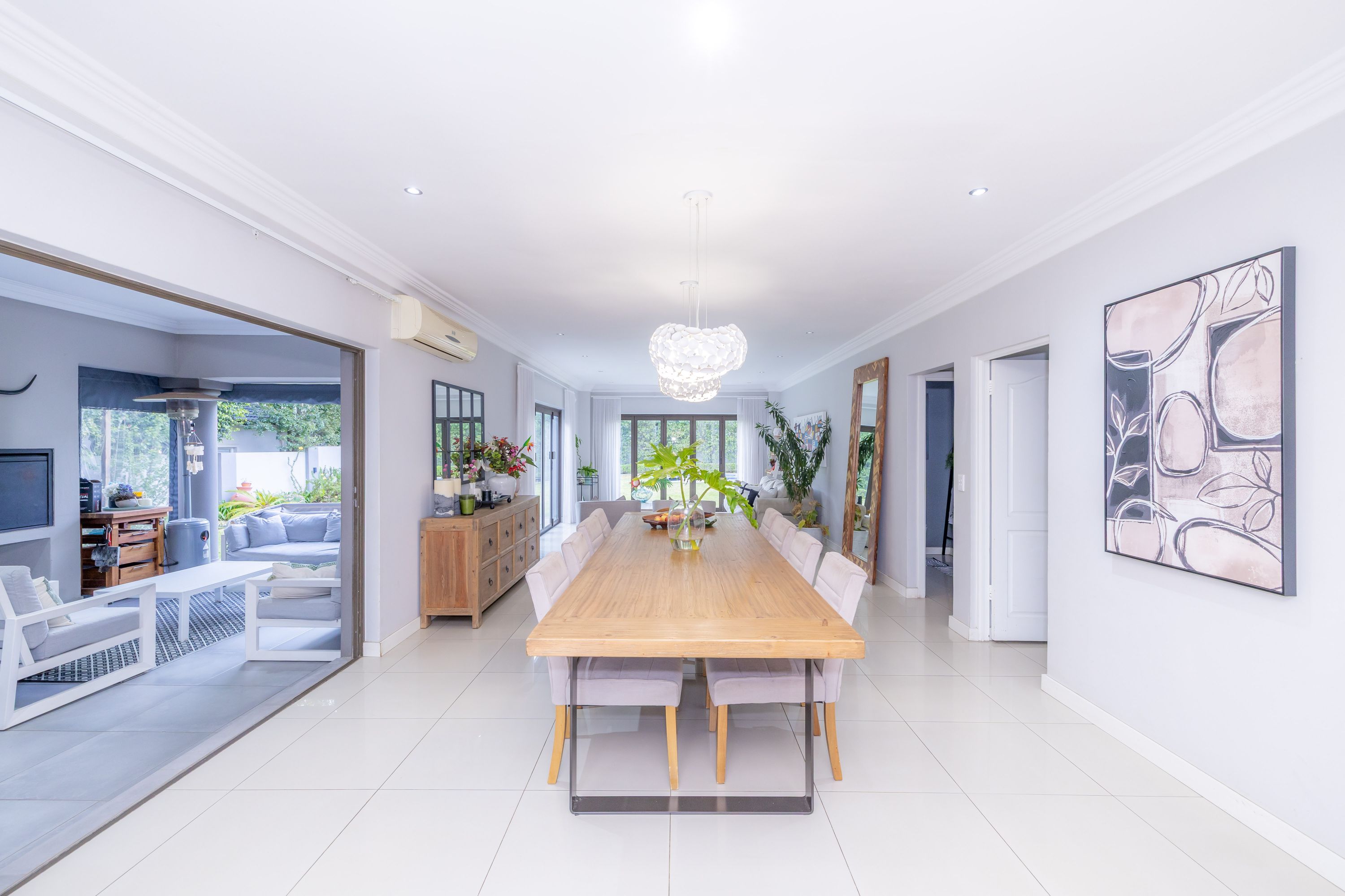  Elegant Family Home in a Secure Golf Estate - 物件實景
