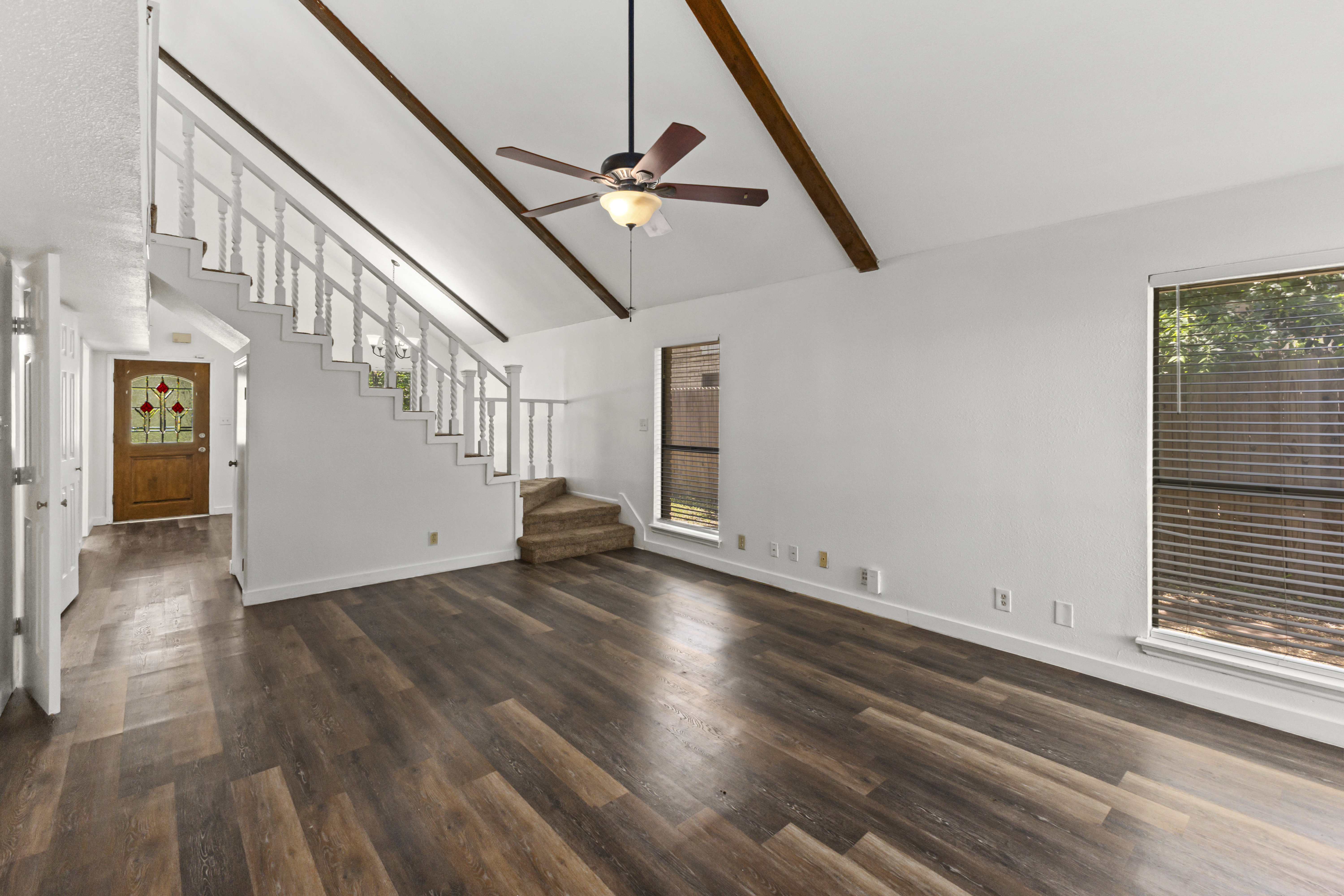  Spacious Blossom Park Living - 物件實景