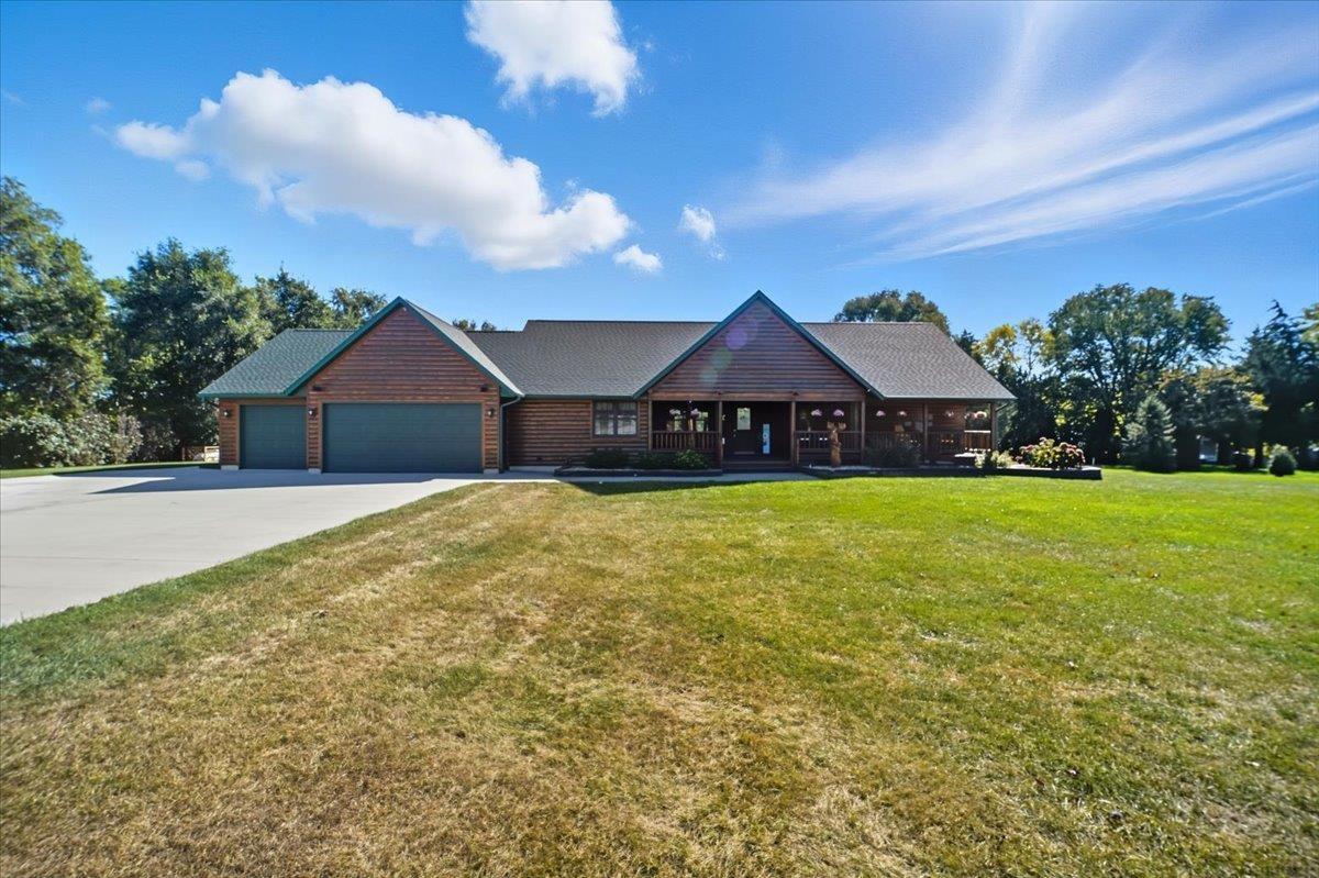 Independence, Iowa, 50644, United States, 3 Bedrooms Bedrooms, ,2 BathroomsBathrooms,Residential,For Sale,1982110