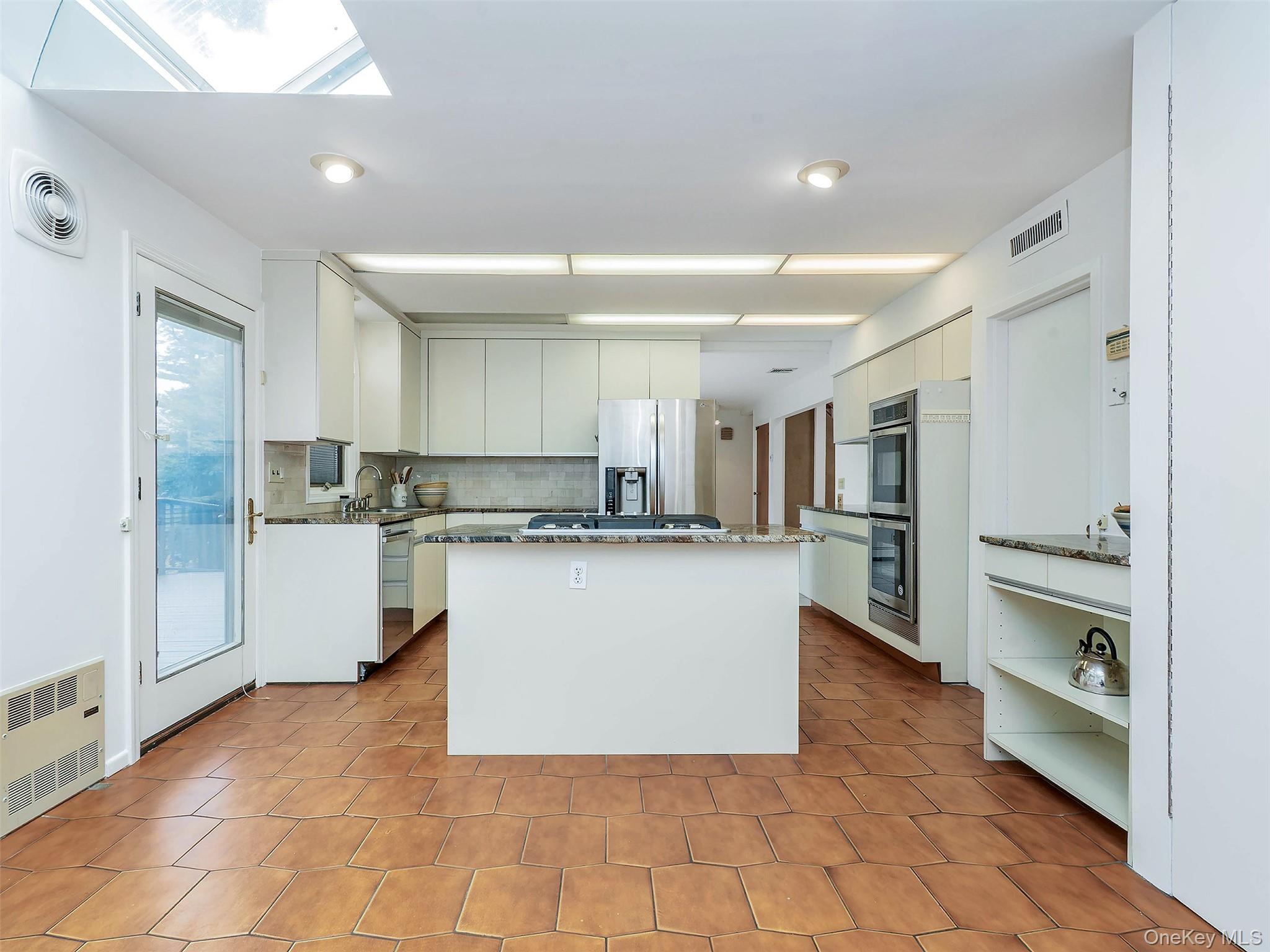  24 Downing Avenue, Sea Cliff, NY, 11579 - 物件實景