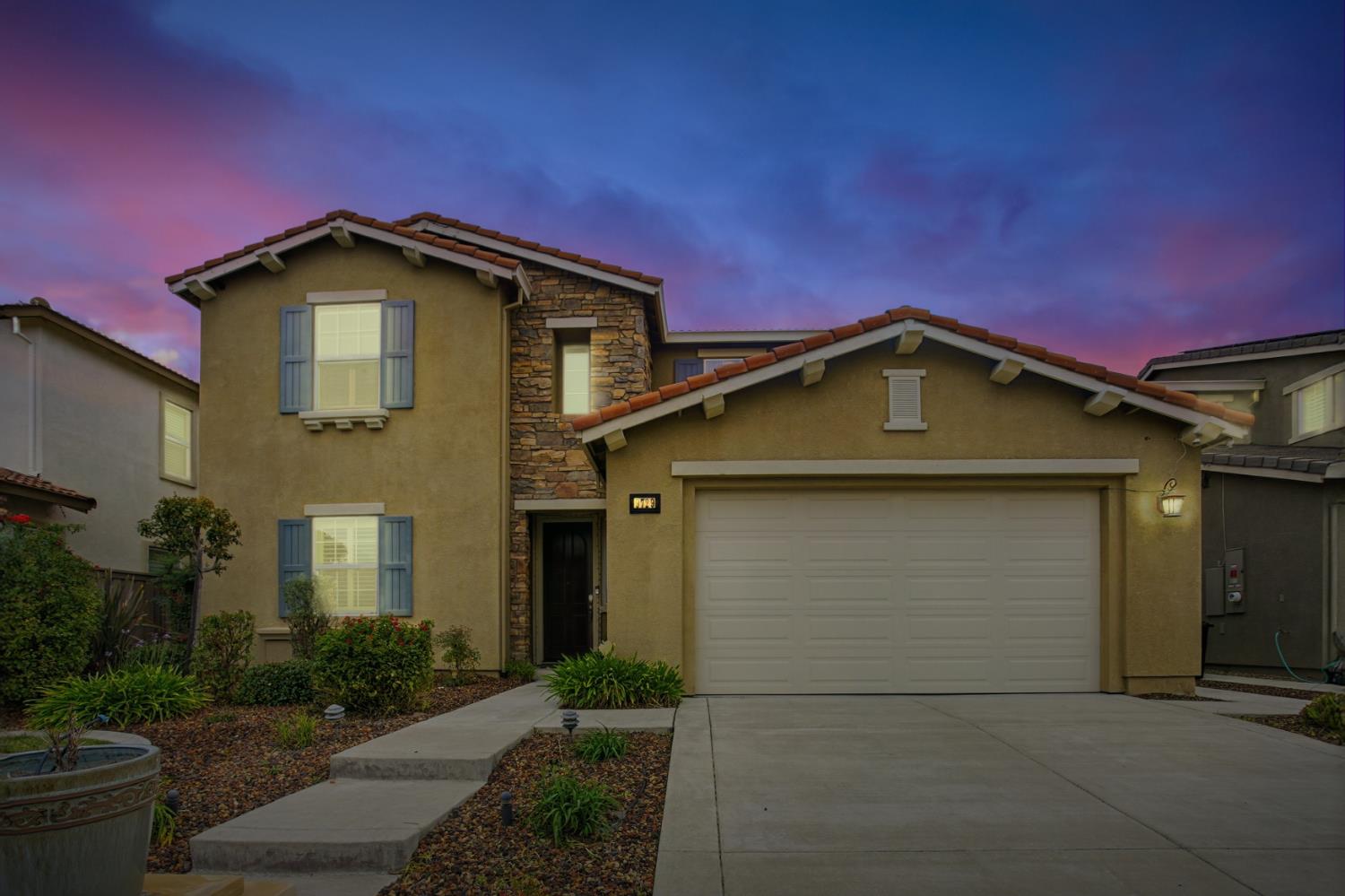 Elk Grove, California, 95757, United States, 4 Bedrooms Bedrooms, ,4 BathroomsBathrooms,Residential,For Sale,1999754