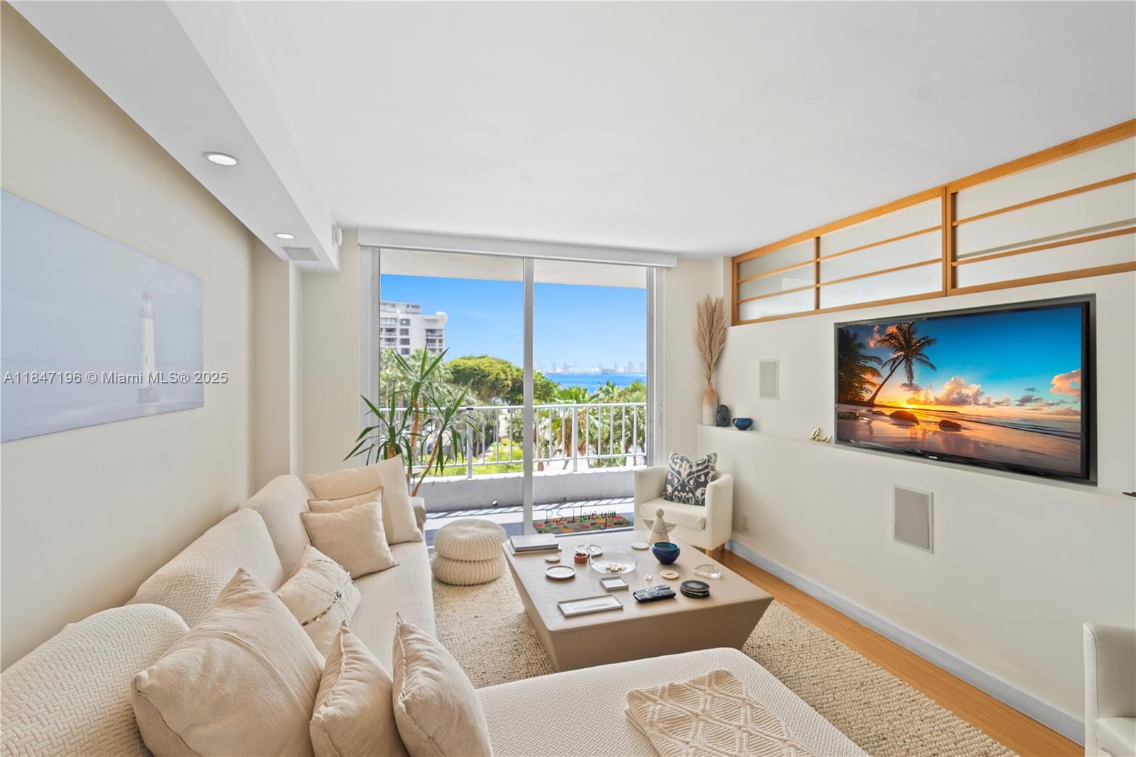 Miami, Florida, 33129, United States, 2 Bedrooms Bedrooms, ,2 BathroomsBathrooms,Residential,For Sale,1900950