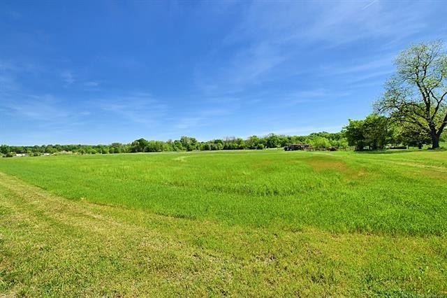 Tahlequah, Oklahoma, 74464, United States, 2 Bedrooms Bedrooms, ,3 BathroomsBathrooms,Residential,For Sale,1976273