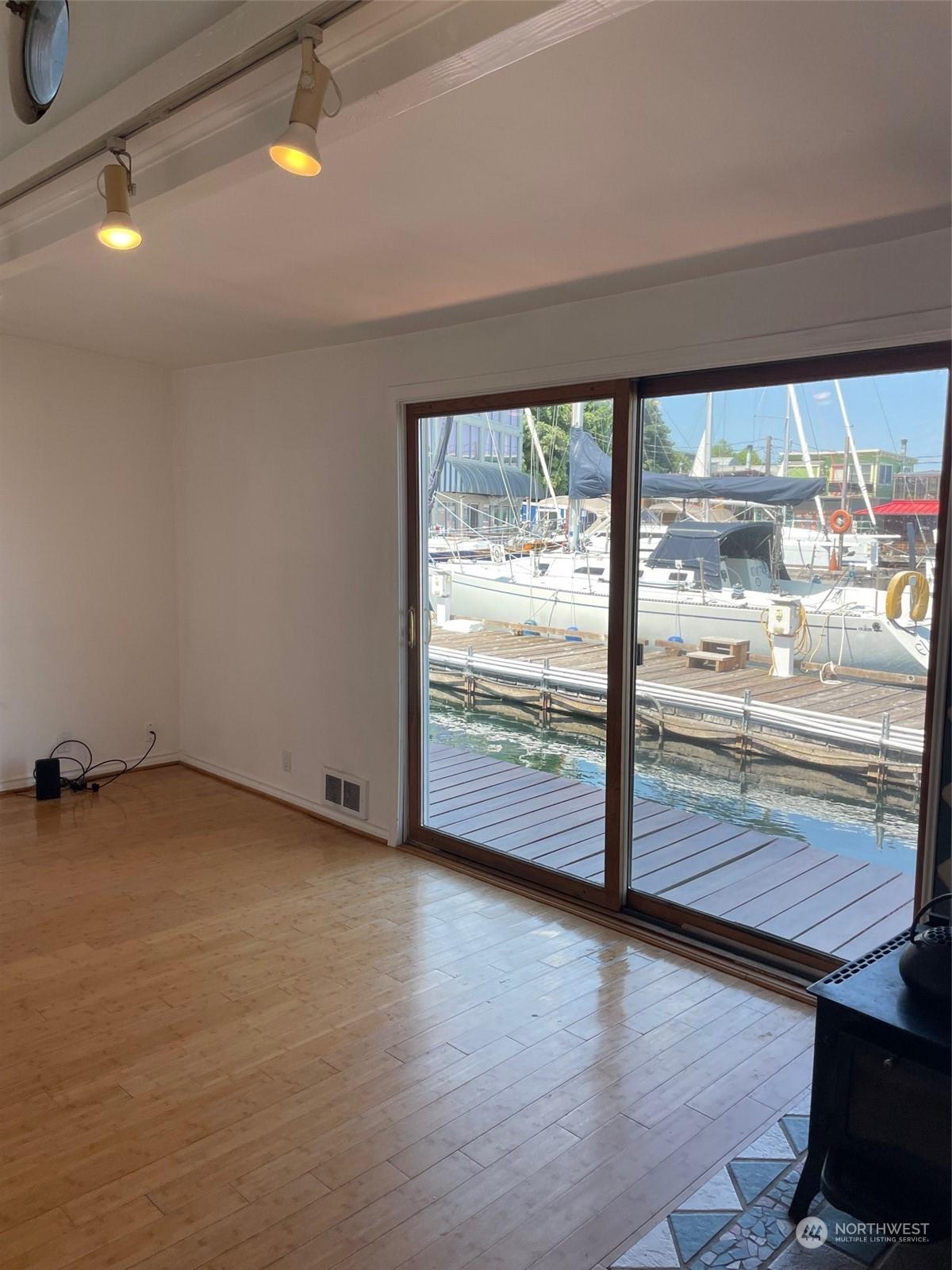 2420 WESTLAKE AVENUE N 5, SEATTLE, Washington, 98109, United States, 1 Bedroom Bedrooms, ,1 BathroomBathrooms,Residential,For Sale,2420 WESTLAKE AVENUE N 5,1619171