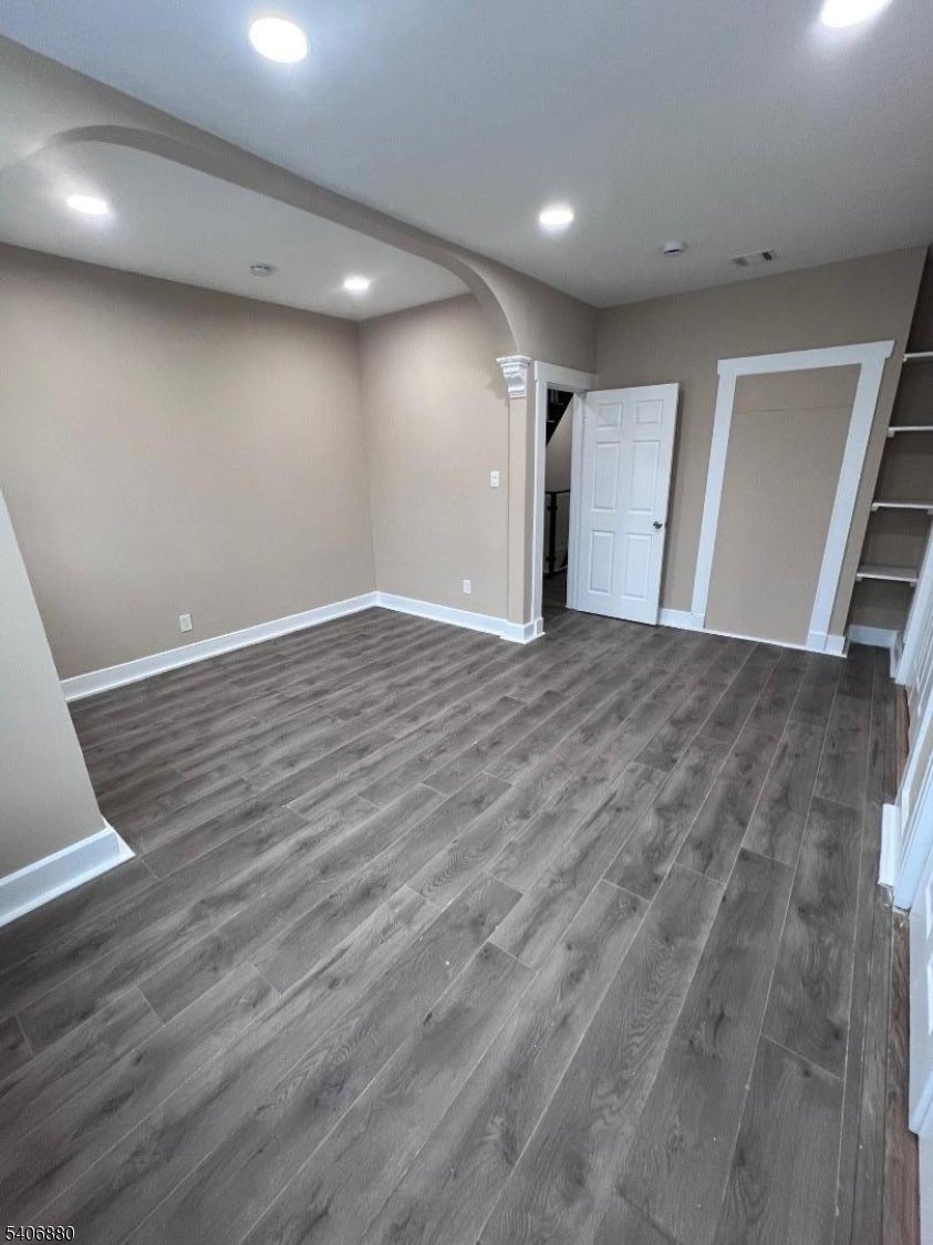 Elizabeth City, New Jersey, 07208, United States, 5 Bedrooms Bedrooms, ,4 BathroomsBathrooms,Residential,For Sale,2011713