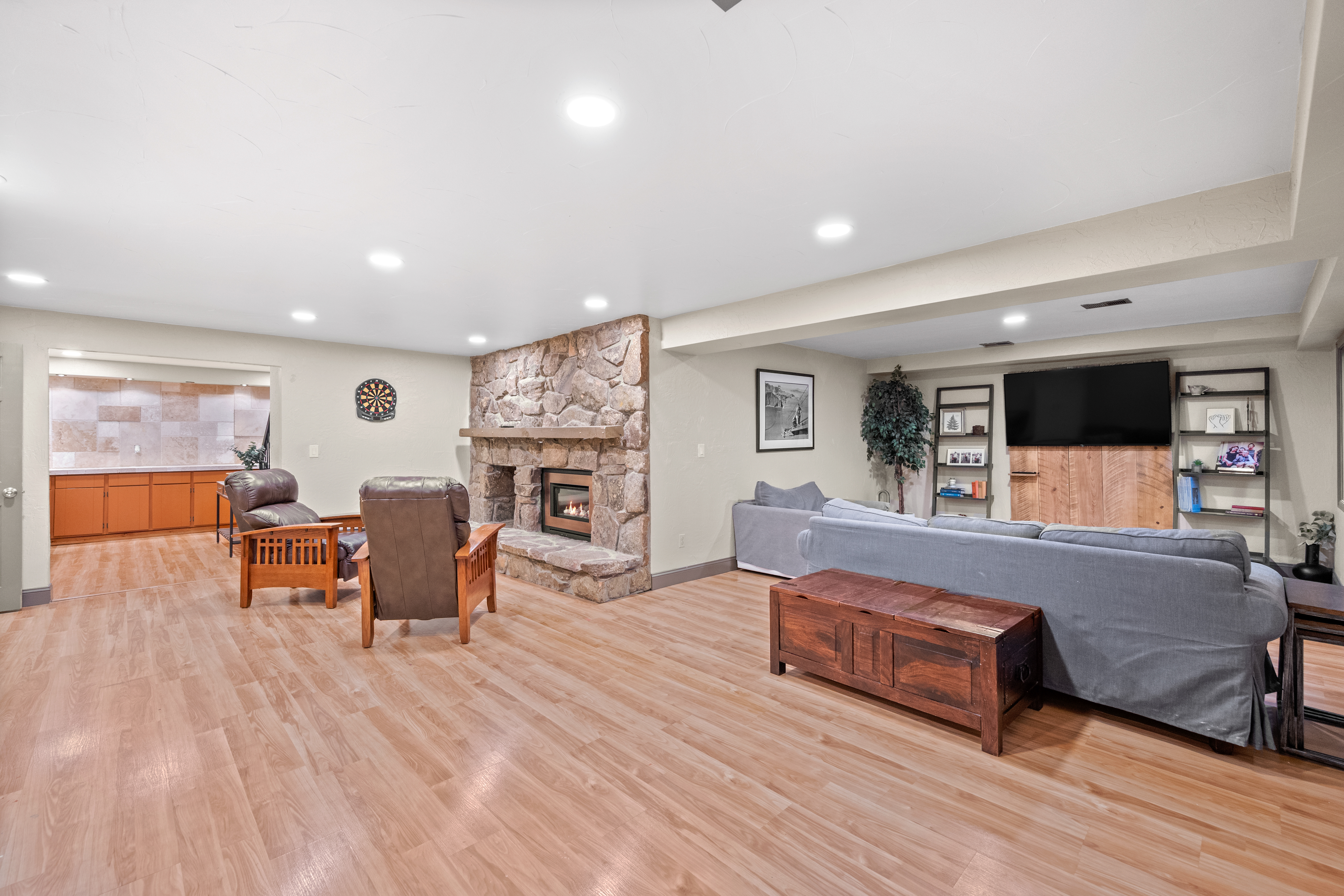  Meticulously Renovated Home in Hiwan with Sophisticated Take on Mountain Living - 物件實景