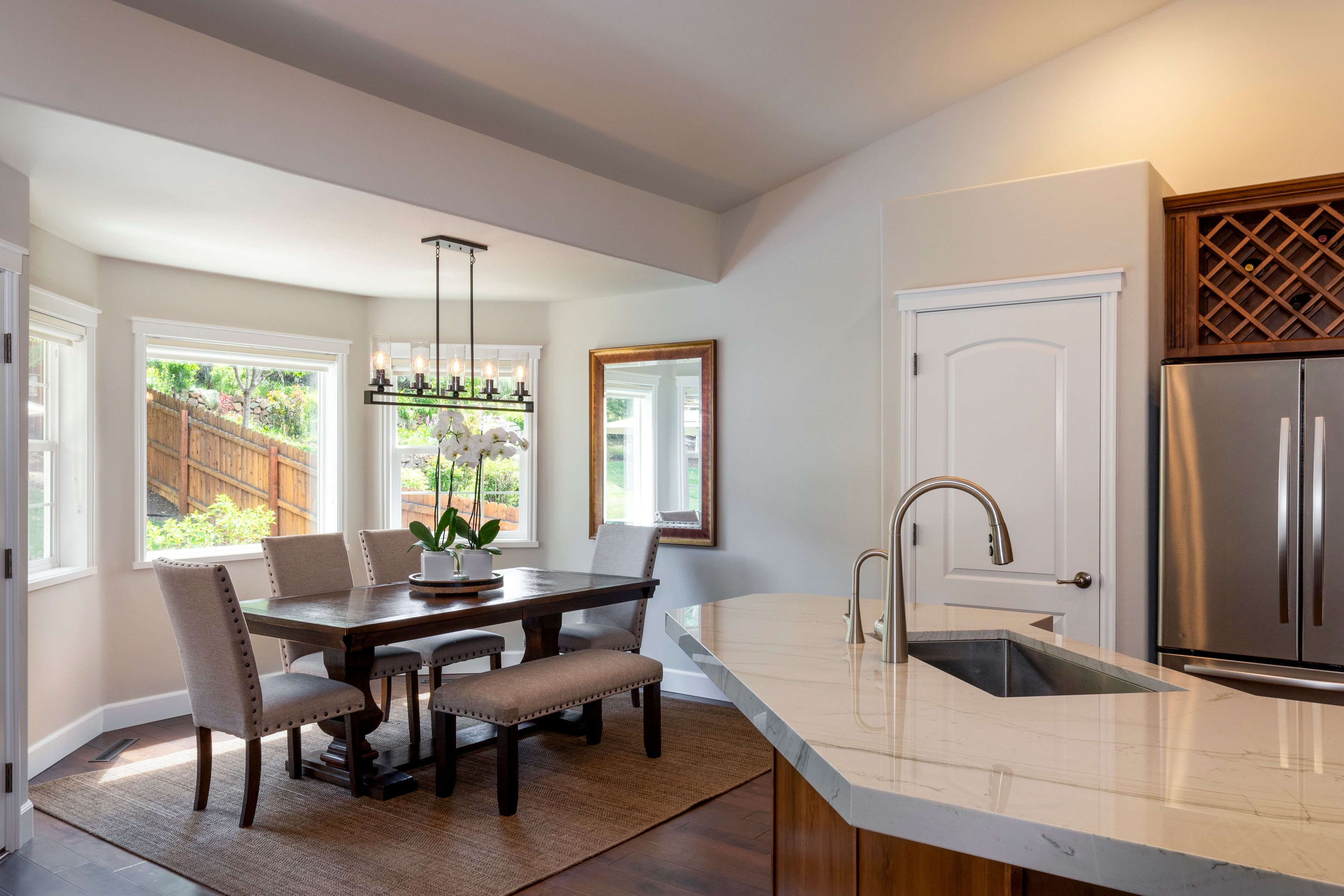  Private Retreat. Exceptional Garage. Room for Everything. - 物件實景