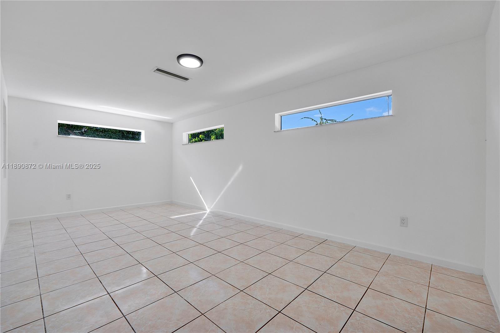 Pembroke Park, Florida, 33023, United States, 3 Bedrooms Bedrooms, ,2 BathroomsBathrooms,Residential,For Sale,1985513