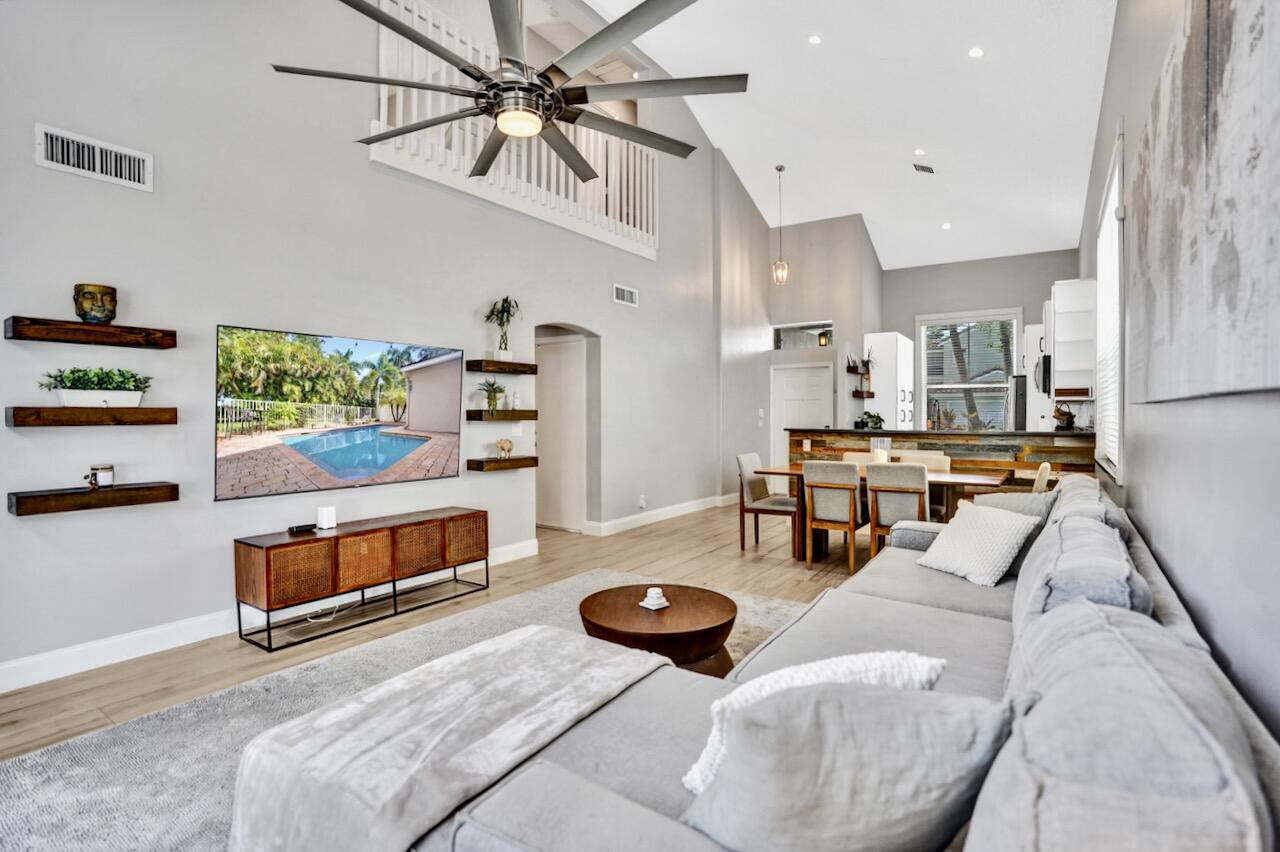 Lake Worth, Florida, 33463, United States, 3 Bedrooms Bedrooms, ,3 BathroomsBathrooms,Residential,For Sale,1940163