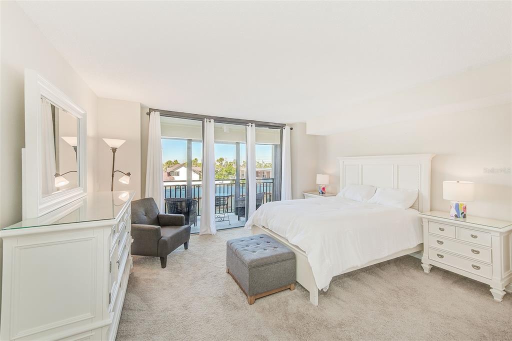 St Pete Beach, Florida, 33706, United States, 2 Bedrooms Bedrooms, ,2 BathroomsBathrooms,Residential,For Sale,1987564