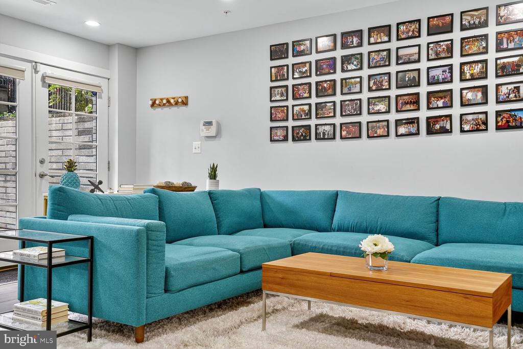 Washington, District of Columbia, 20010, United States, 2 Bedrooms Bedrooms, ,2 BathroomsBathrooms,Residential,For Sale,1975364