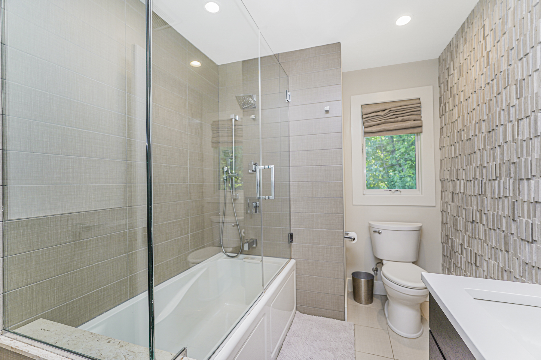 Staten Island, New York, 10304, United States, 4 Bedrooms Bedrooms, ,4 BathroomsBathrooms,Residential,For Sale,1949787