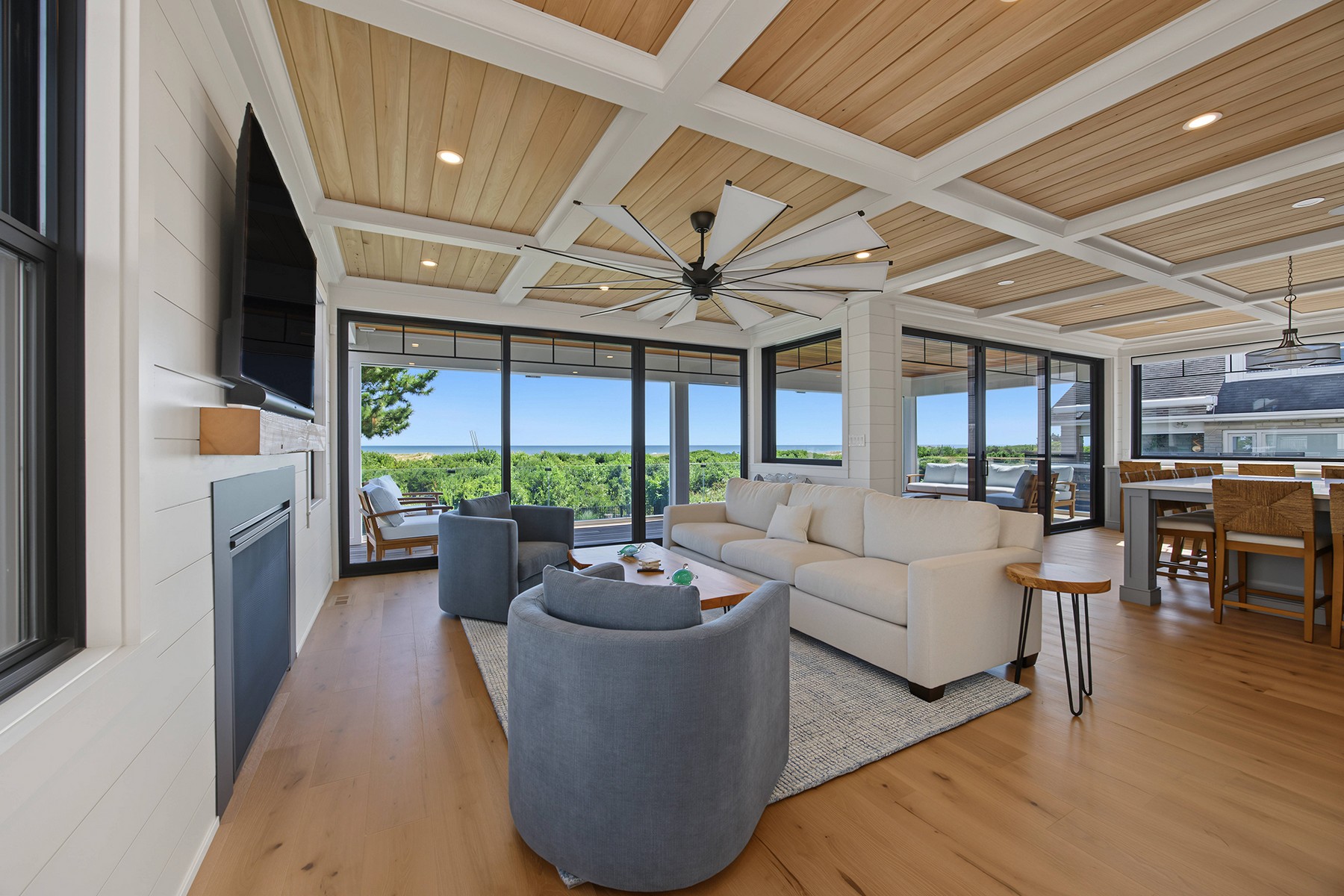  2904 Wesley Avenue Unit 1 - 物件實景