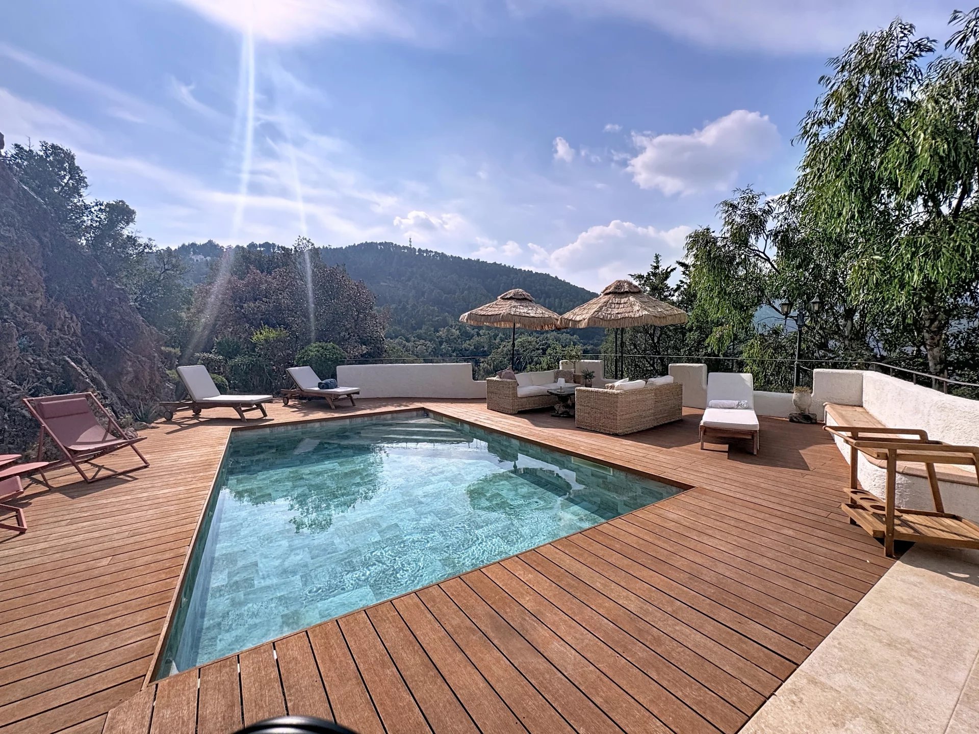 Fréjus, Provence-Alpes-Côte d’Azur, 83600, FR, 4 Bedrooms Bedrooms, ,8 BathroomsBathrooms,Residential,For Sale,1994397