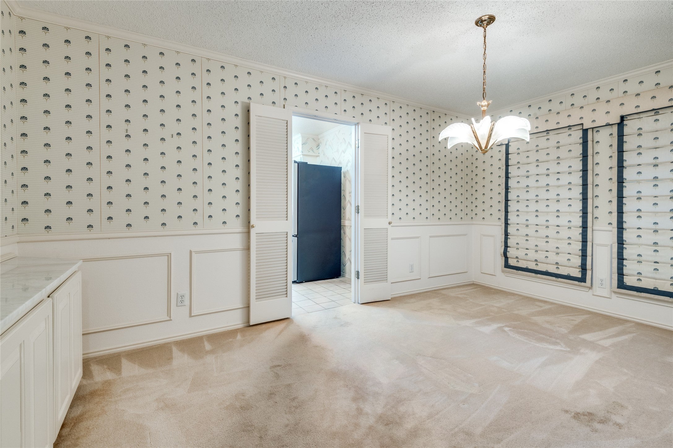 Bedford, Texas, 76021, United States, 5 Bedrooms Bedrooms, ,4 BathroomsBathrooms,Residential,For Sale,1976137