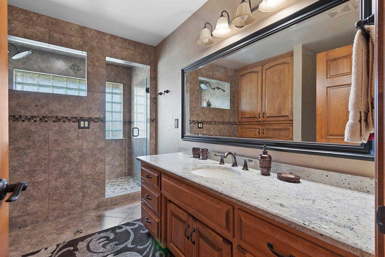 GREEN BAY, Wisconsin, 54302, United States, 3 Bedrooms Bedrooms, ,4 BathroomsBathrooms,Residential,For Sale,1818314