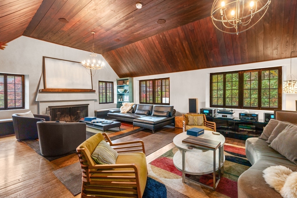 Boston, Massachusetts, 02130, United States, 4 Bedrooms Bedrooms, ,3 BathroomsBathrooms,Residential,For Sale,1987841