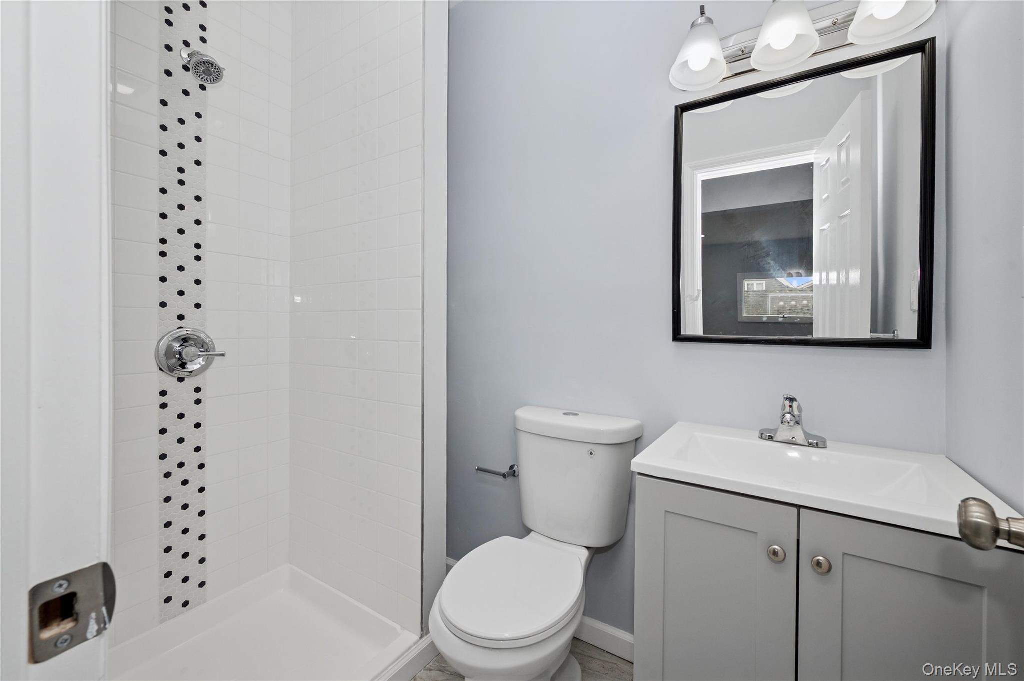 East Rockaway, New York, 11518, United States, 3 Bedrooms Bedrooms, ,1 BathroomBathrooms,Residential,For Sale,1997392