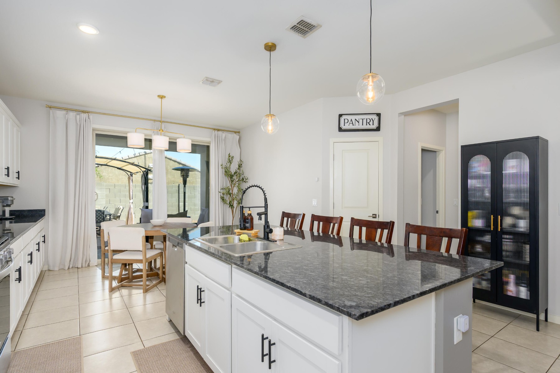 4240 W Coneflower Lane  San Tan Valley, AZ - 物件實景