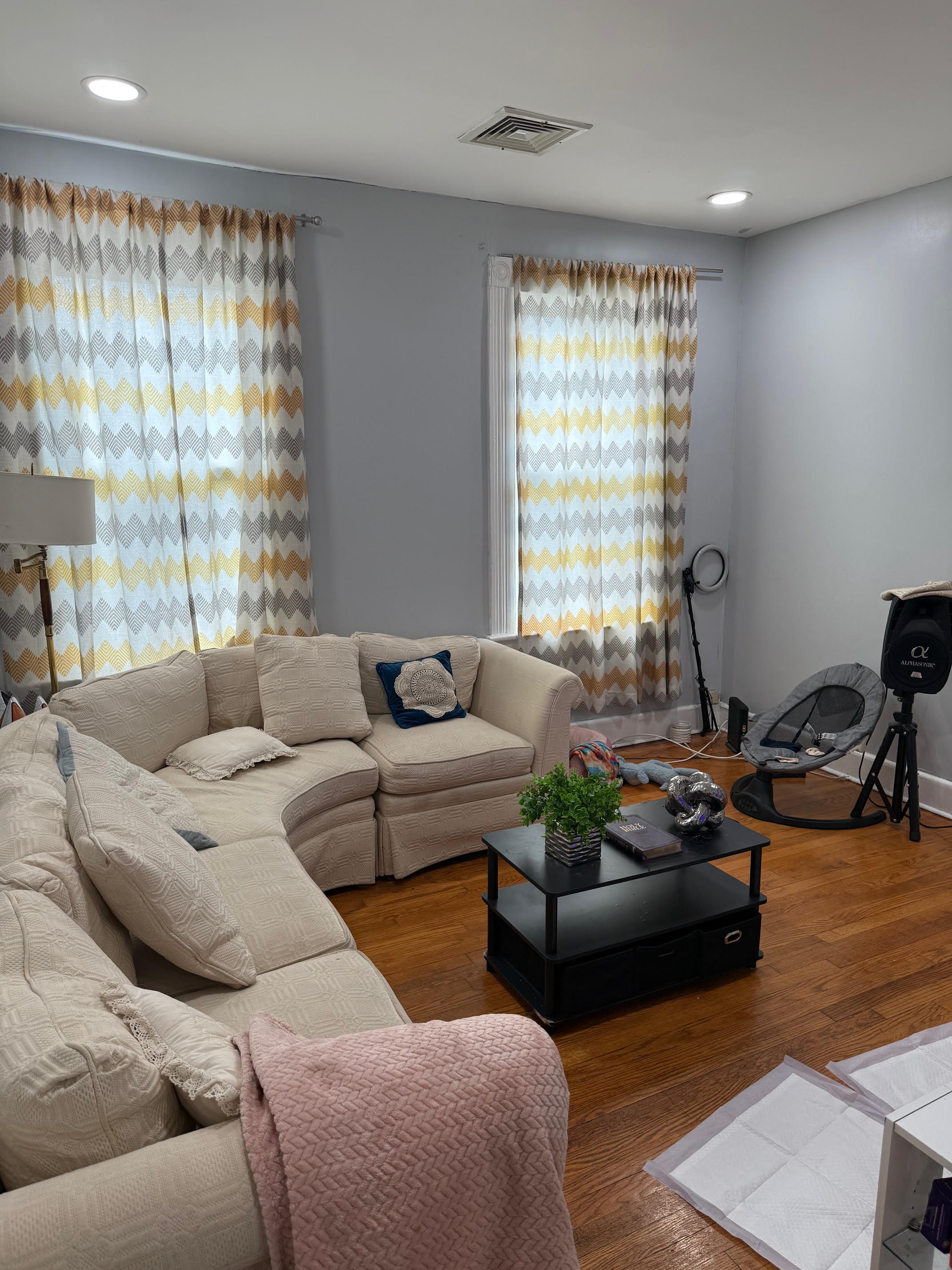 Bridgeport, Connecticut, 06610, United States, 6 Bedrooms Bedrooms, ,3 BathroomsBathrooms,Residential,For Sale,1929111