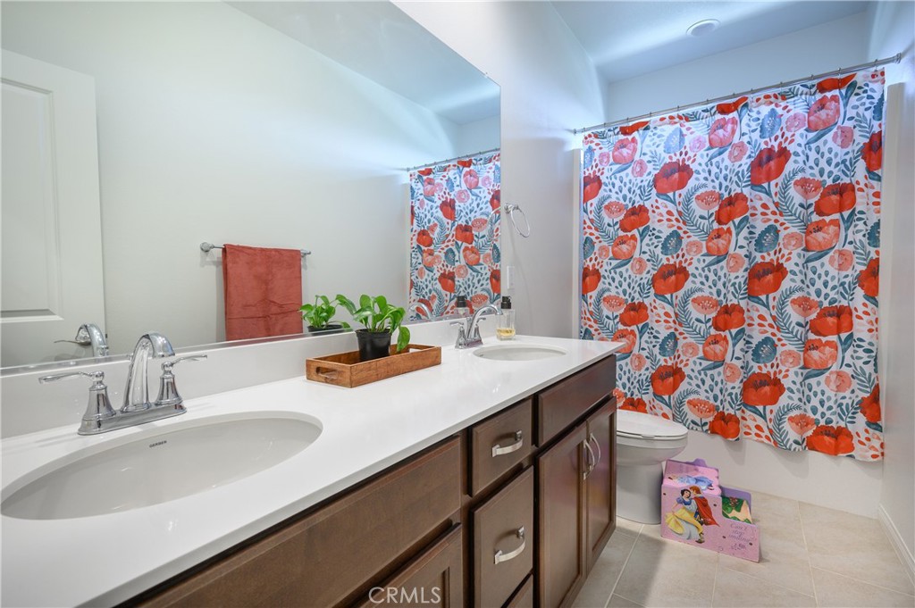 Murrieta, California, 92563, United States, 3 Bedrooms Bedrooms, ,3 BathroomsBathrooms,Residential,For Sale,1927854