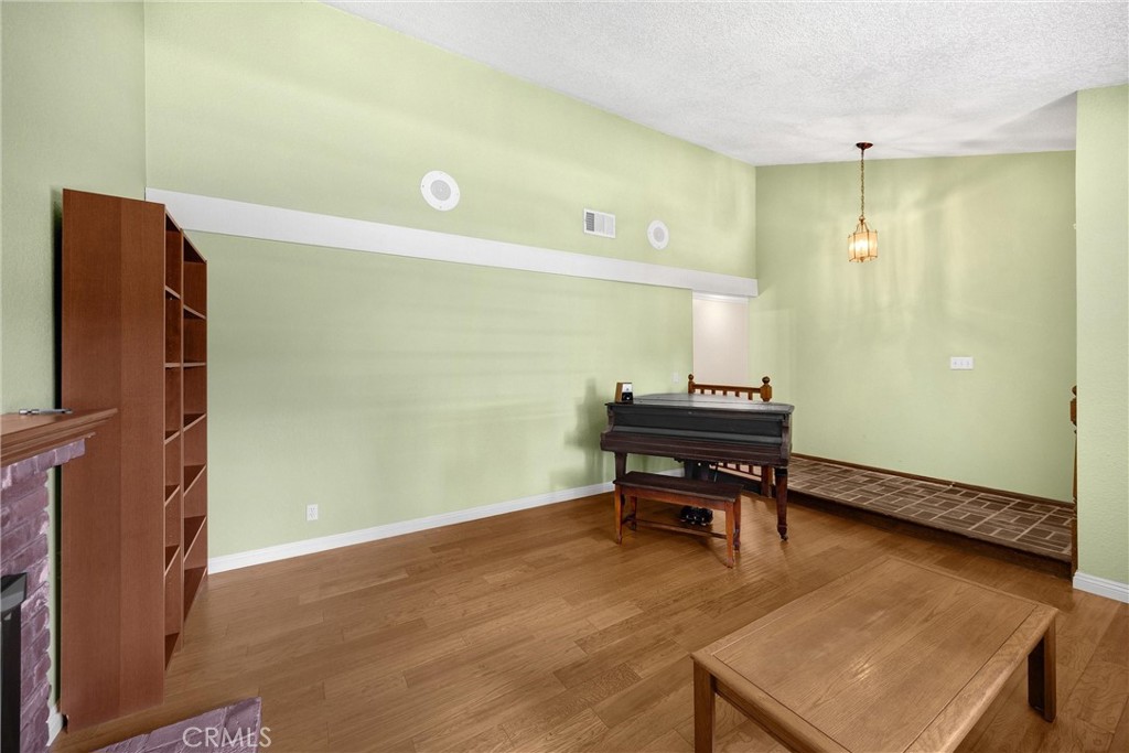 Upland, California, 91786, United States, 5 Bedrooms Bedrooms, ,2 BathroomsBathrooms,Residential,For Sale,1927860