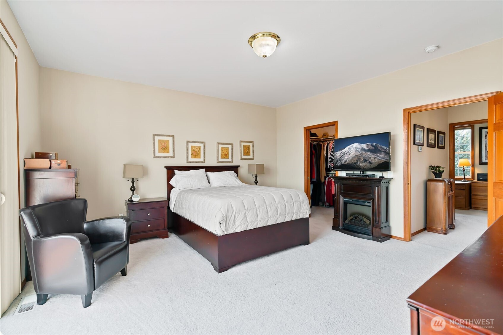 Ellensburg, Washington, 98926, United States, 4 Bedrooms Bedrooms, ,4 BathroomsBathrooms,Residential,For Sale,1983765