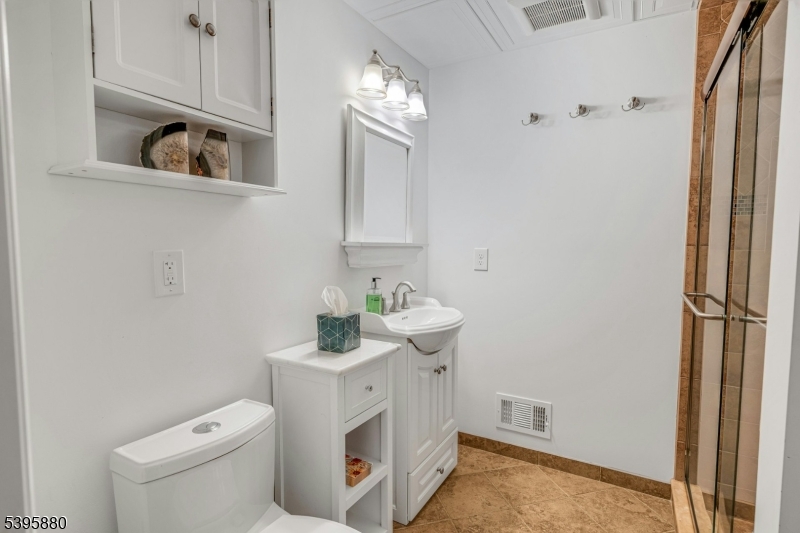 Morris Twp., New Jersey, 07960, United States, 4 Bedrooms Bedrooms, ,4 BathroomsBathrooms,Residential,For Sale,1989461