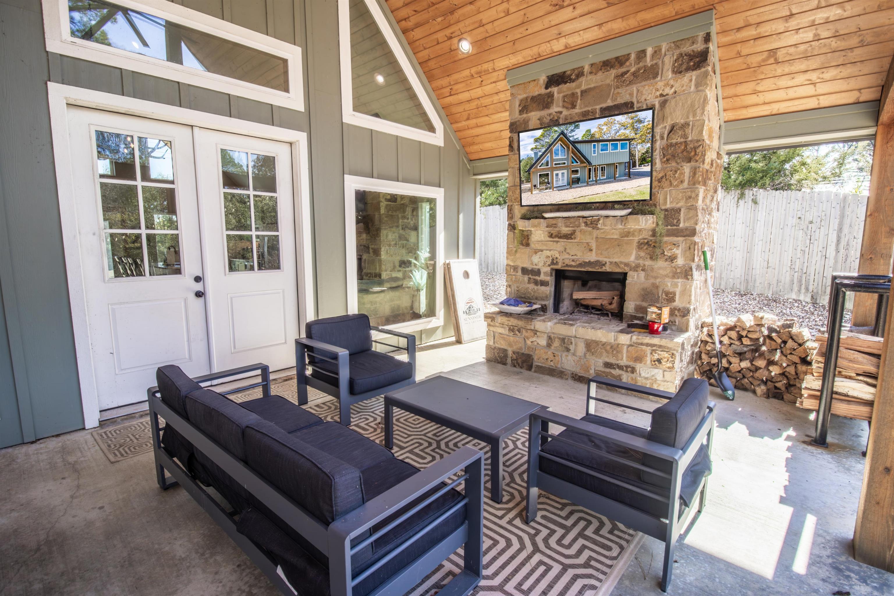 Jefferson, Texas, 75657, United States, 3 Bedrooms Bedrooms, ,3 BathroomsBathrooms,Residential,For Sale,2005348