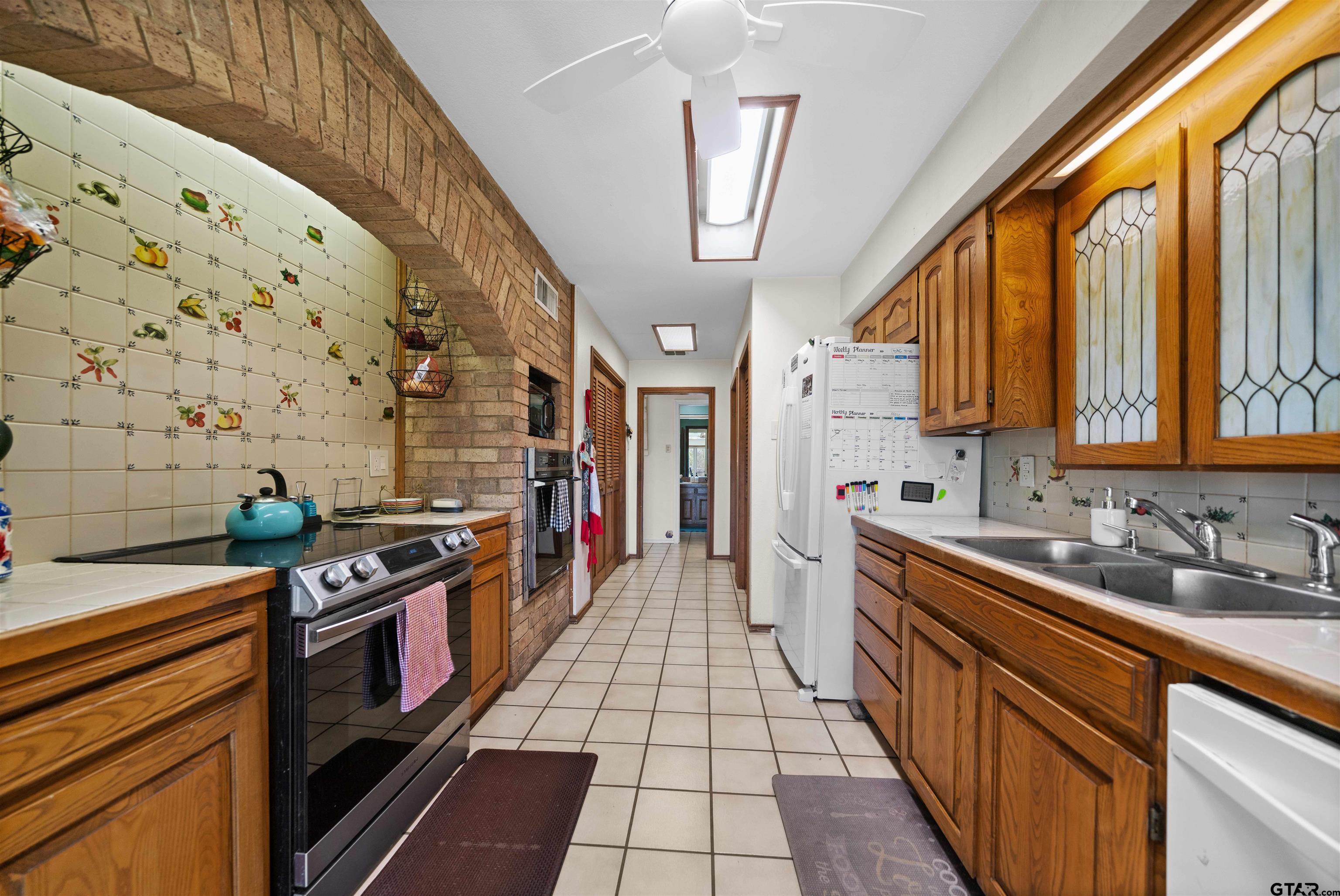 Jacksonville, Texas, 75766, United States, 6 Bedrooms Bedrooms, ,4 BathroomsBathrooms,Residential,For Sale,1805693
