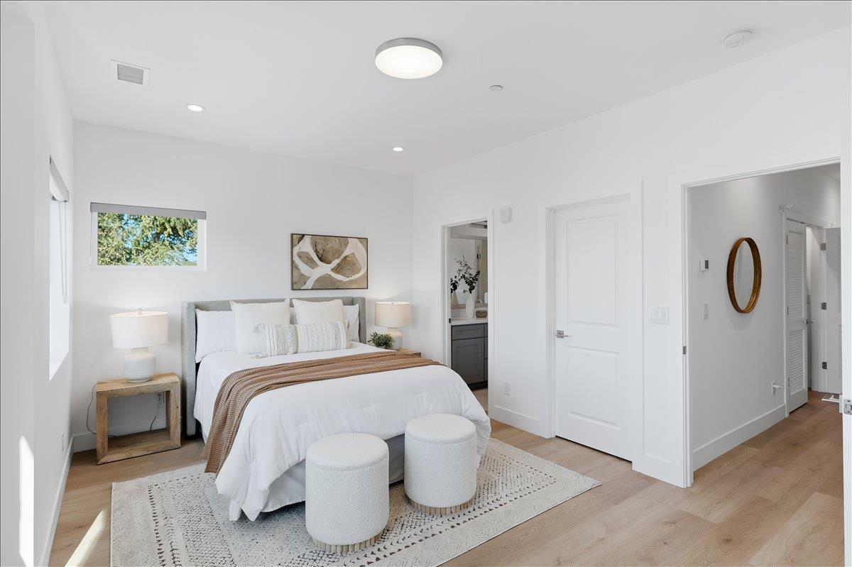 Mountain View, California, 94043, United States, 4 Bedrooms Bedrooms, ,4 BathroomsBathrooms,Residential,For Sale,1989678