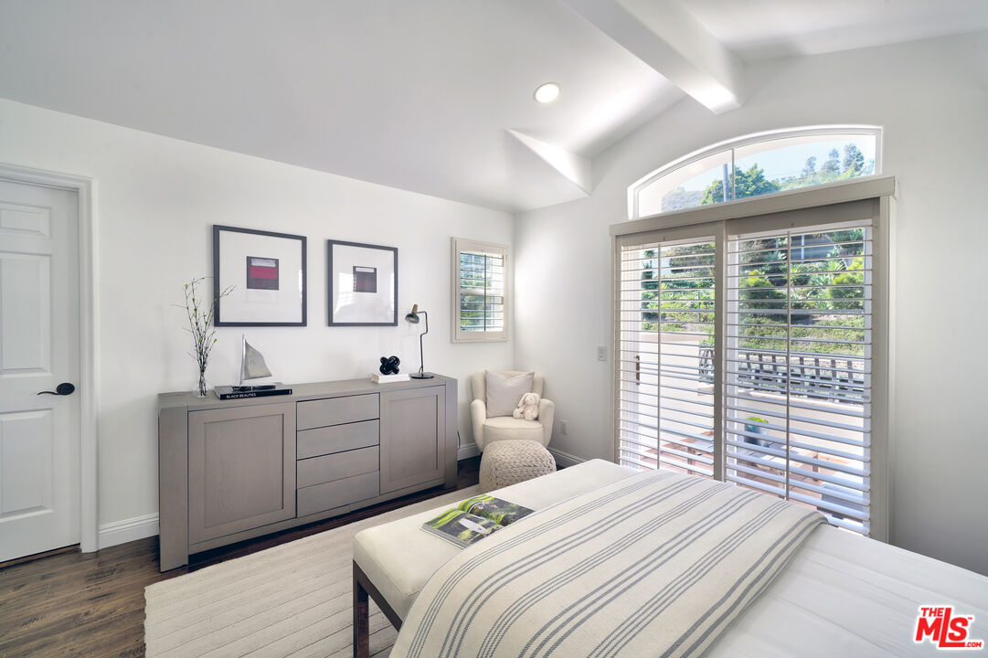 Malibu, California, 90265, United States, 2 Bedrooms Bedrooms, ,3 BathroomsBathrooms,Residential,For Sale,1902662