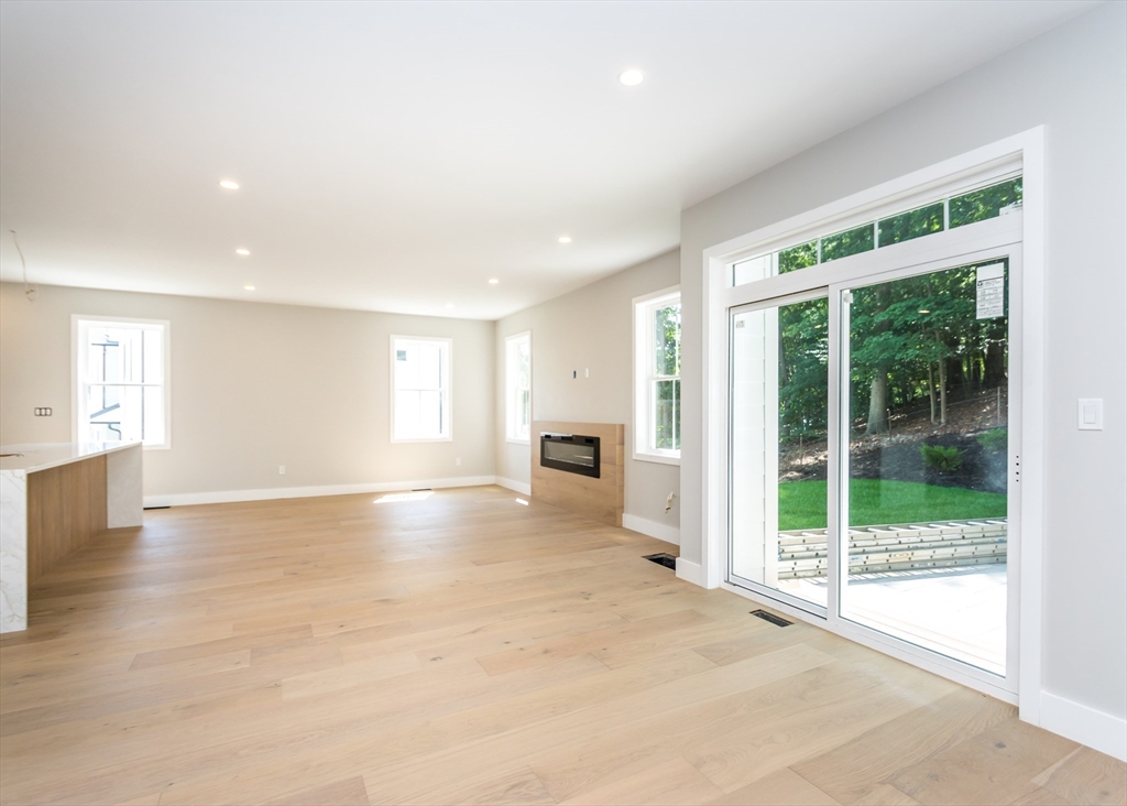 Waltham, Massachusetts, 02453, United States, 4 Bedrooms Bedrooms, ,5 BathroomsBathrooms,Residential,For Sale,1858244
