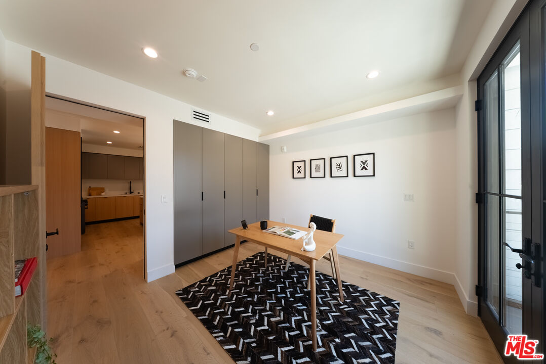 Toluca Lake, California, 91602, United States, 3 Bedrooms Bedrooms, ,3 BathroomsBathrooms,Residential,For Sale,1836680