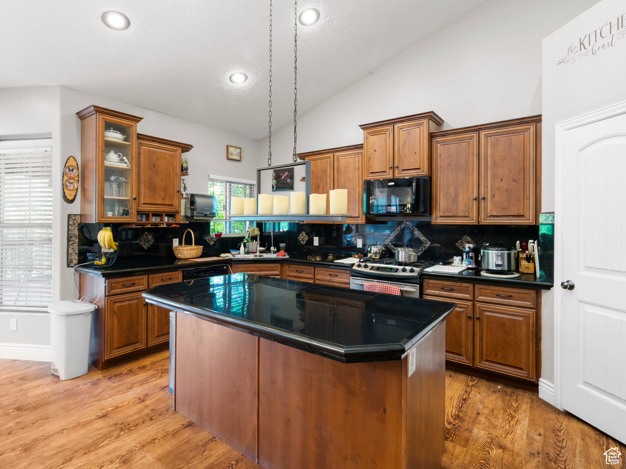 West Valley City, Utah, 84119, United States, 8 Bedrooms Bedrooms, ,4 BathroomsBathrooms,Residential,For Sale,1905952